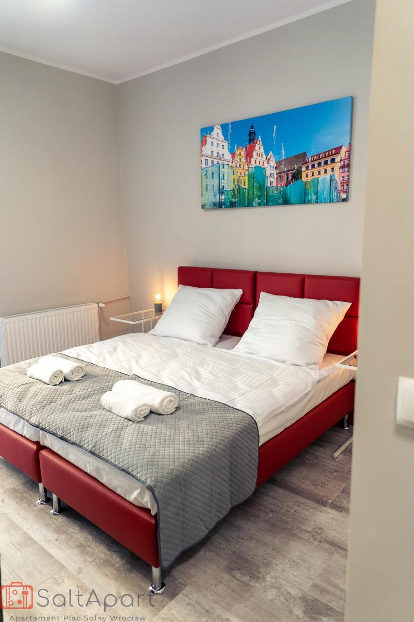 Double Room with Private Bathroom - Photo 30