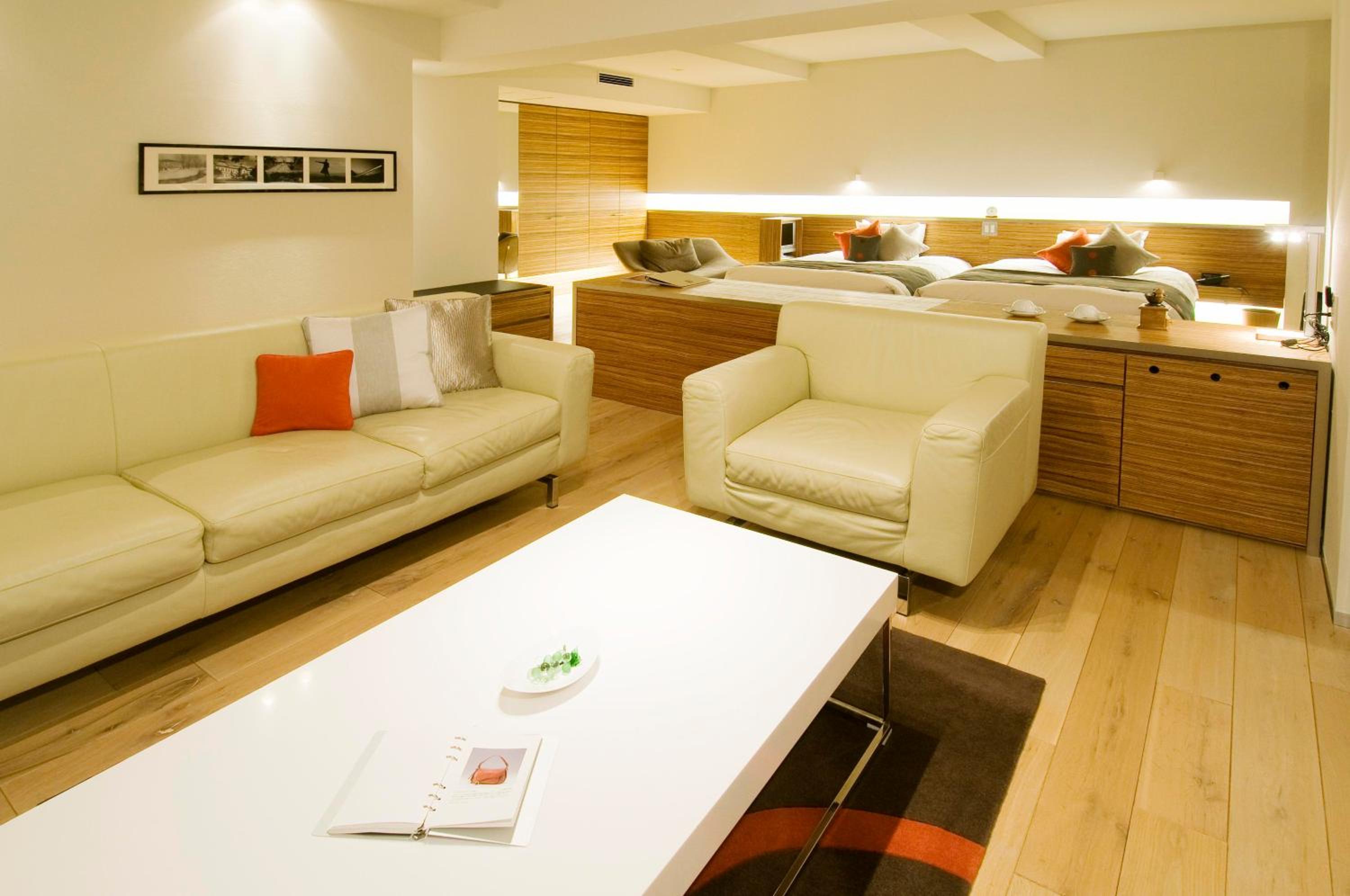 Luxury Suite - Non-Smoking - Adult Only photo 2
