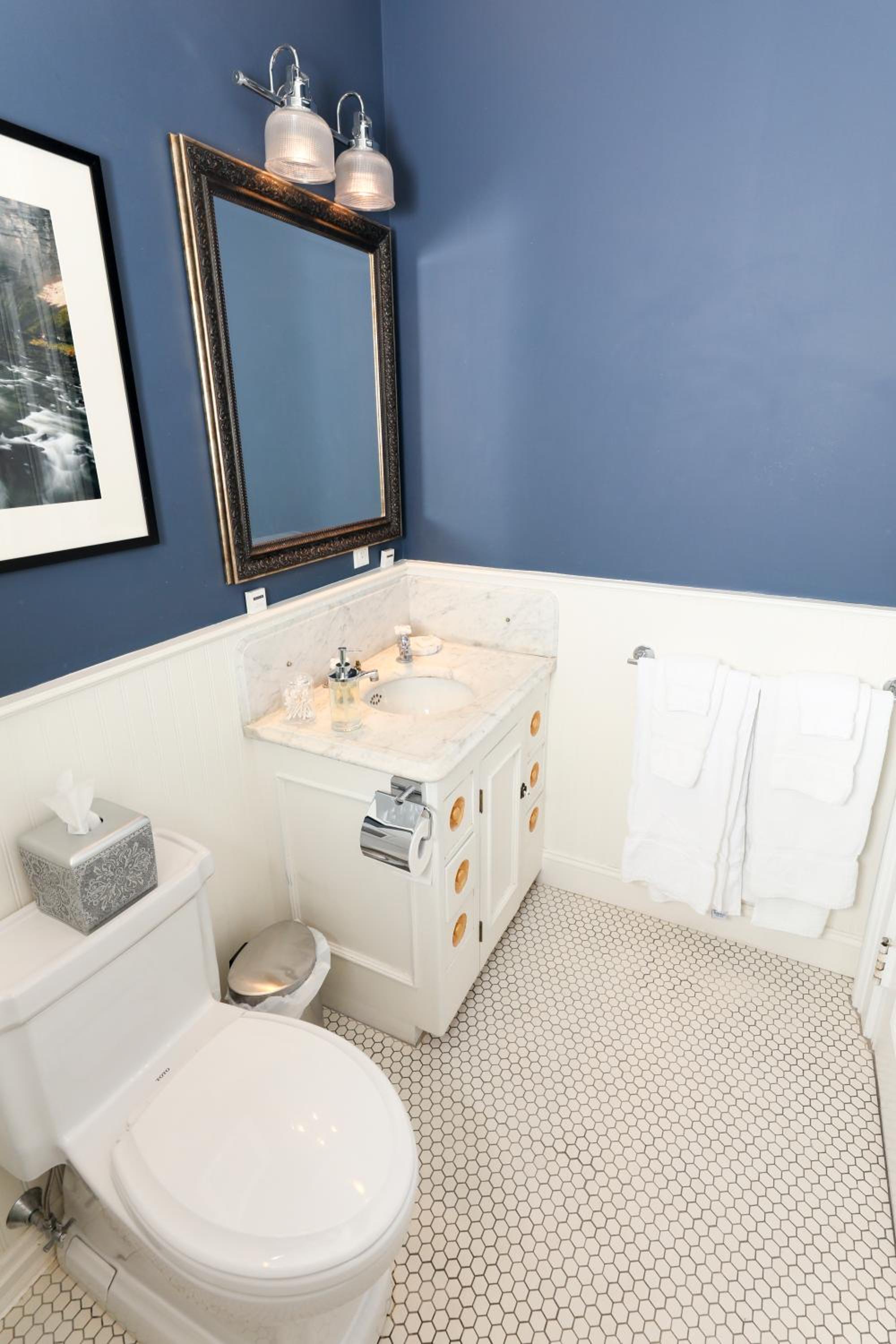 Main Inn - Lakeview King photo 3