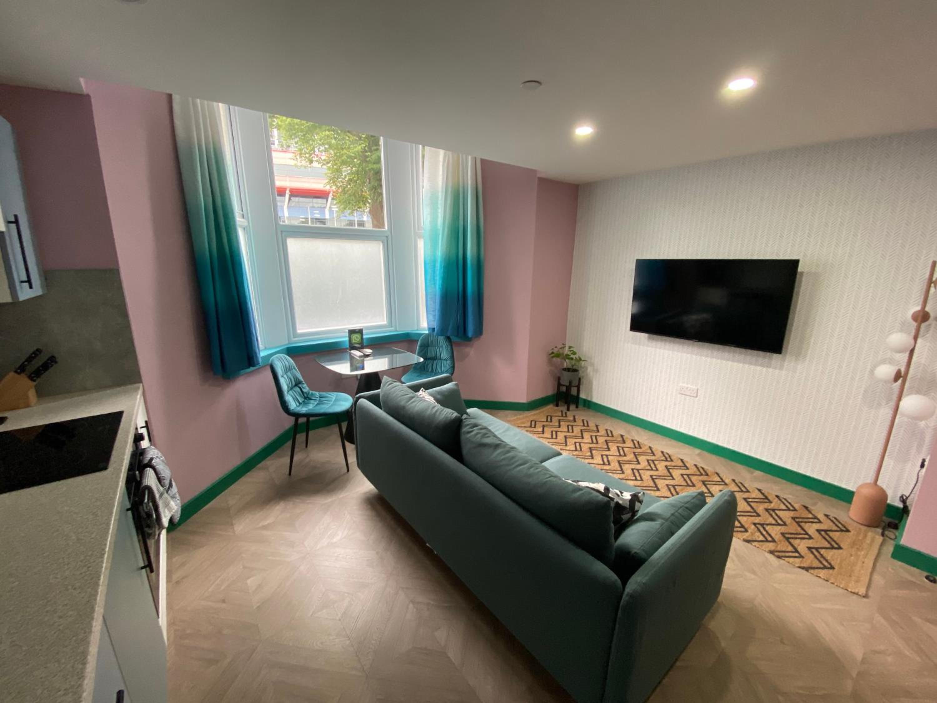 One-Bedroom Apartment photo 3