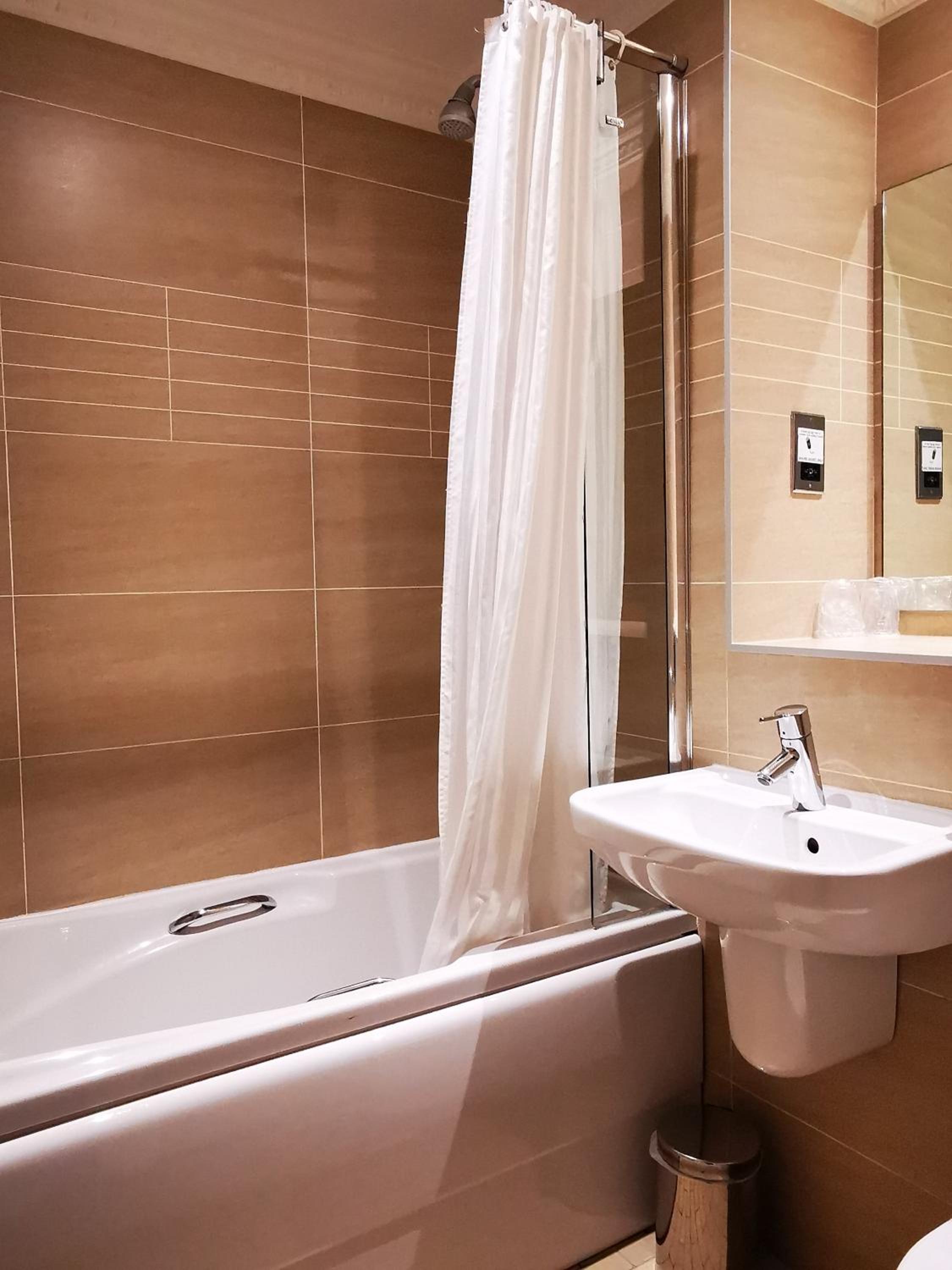 Double Room - Photo 2