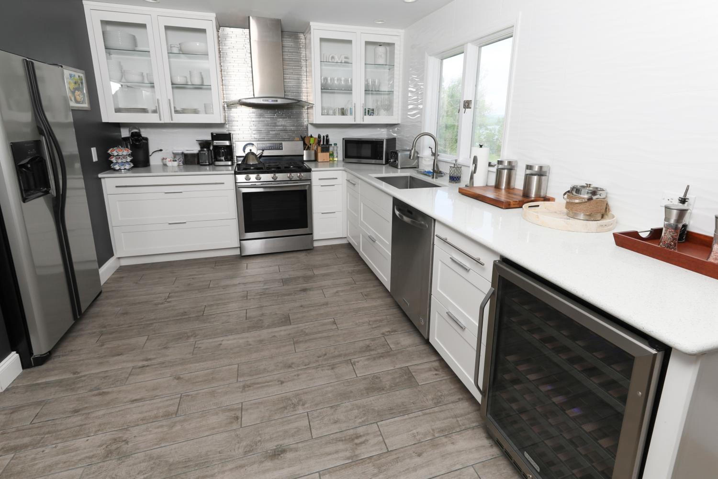 Hillside - One Bedroom House  - Photo 4