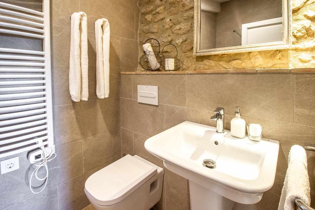 Quadruple Room with Private Bathroom photo 3
