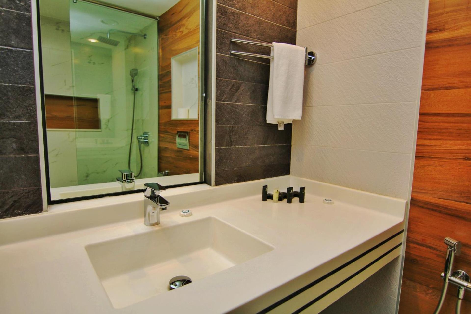 Standard Double Room - Photo 3