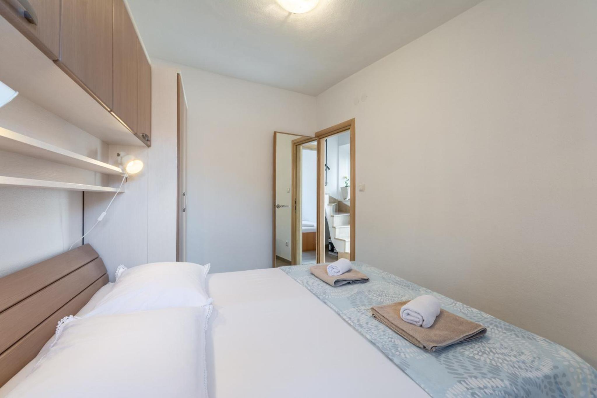 Two-Bedroom Apartment with Balcony and Garden View photo 2