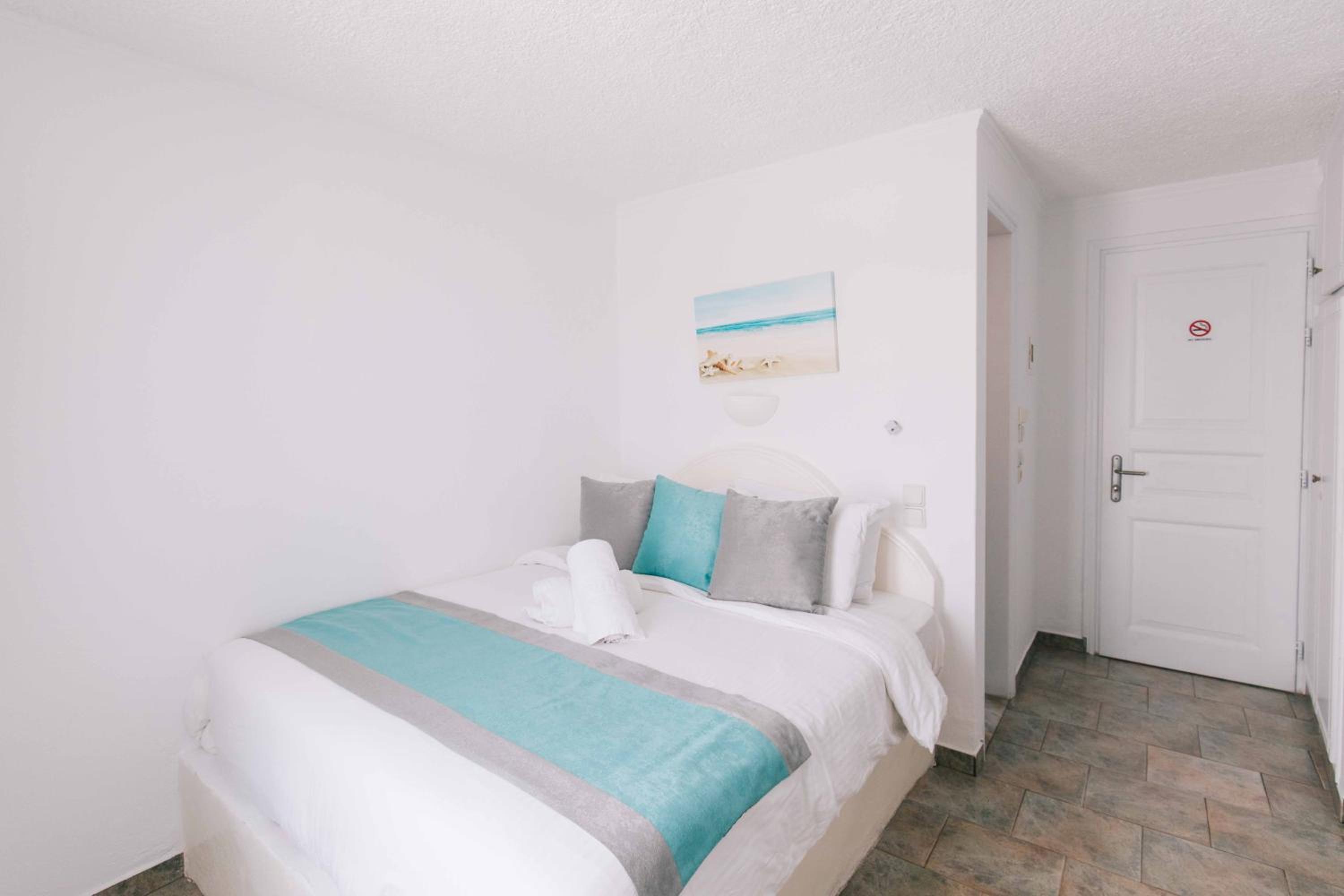 Double Room with Caldera View - Photo 1