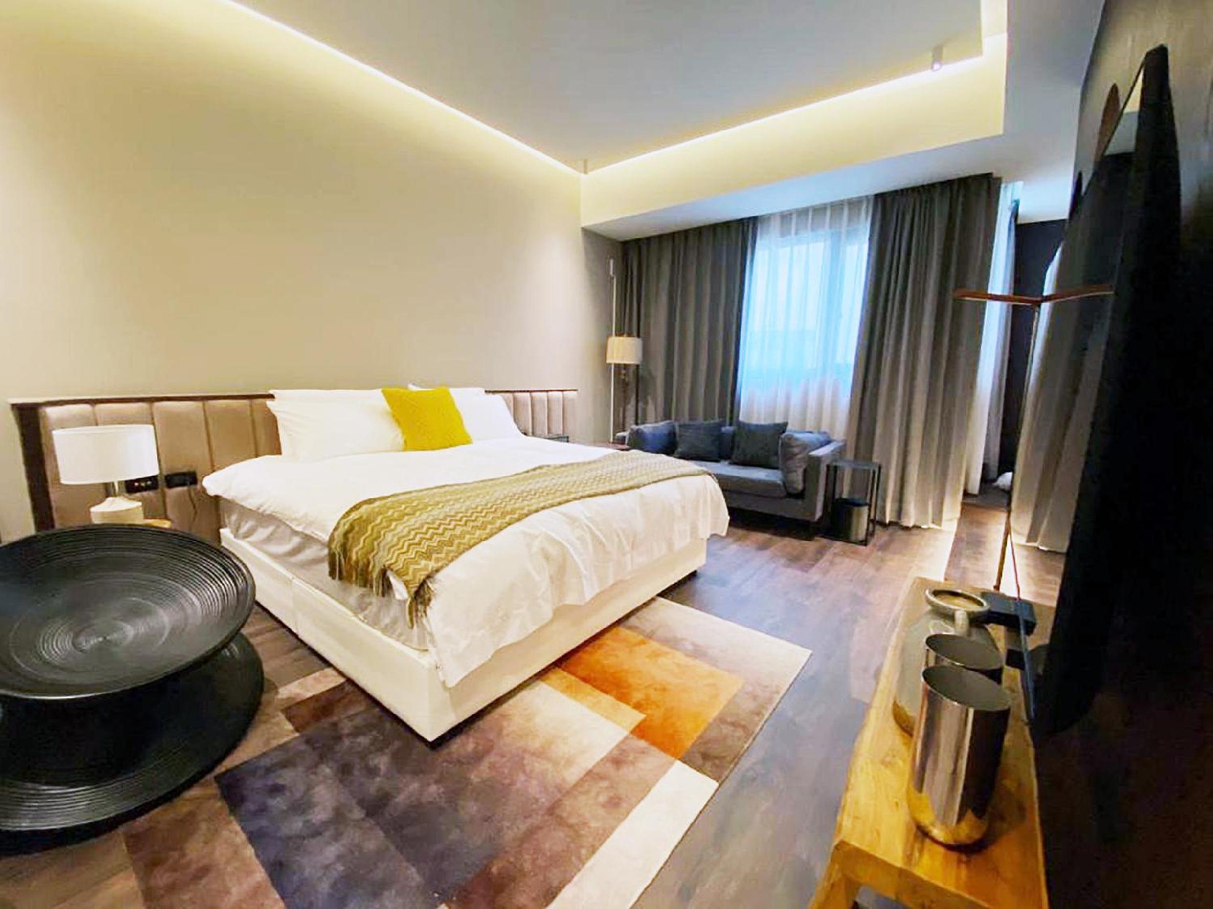 Deluxe Double Room (2 Adults + 1 Child)