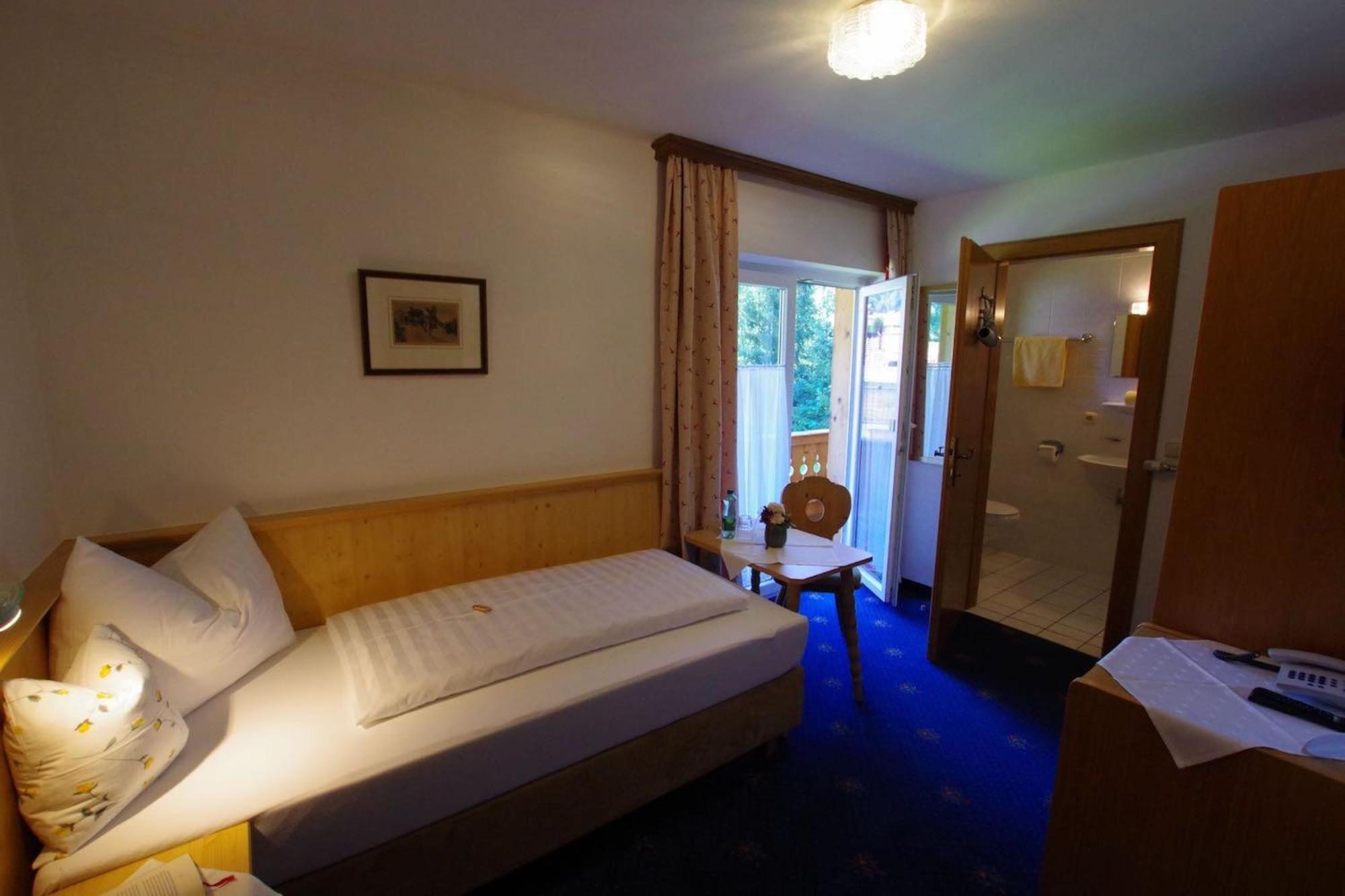 Single Room photo 2