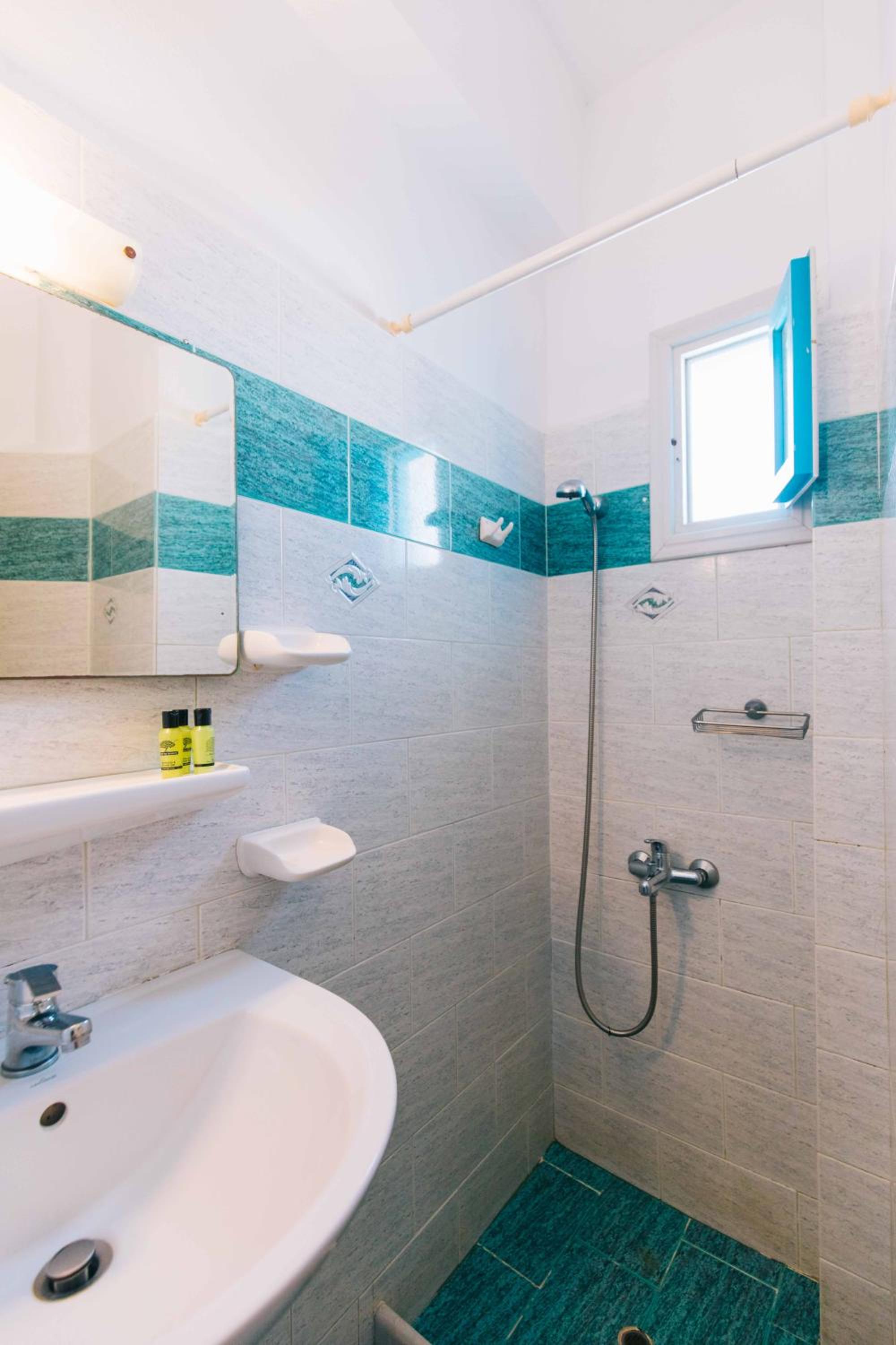 Double Room with Panoramic View - Photo 15