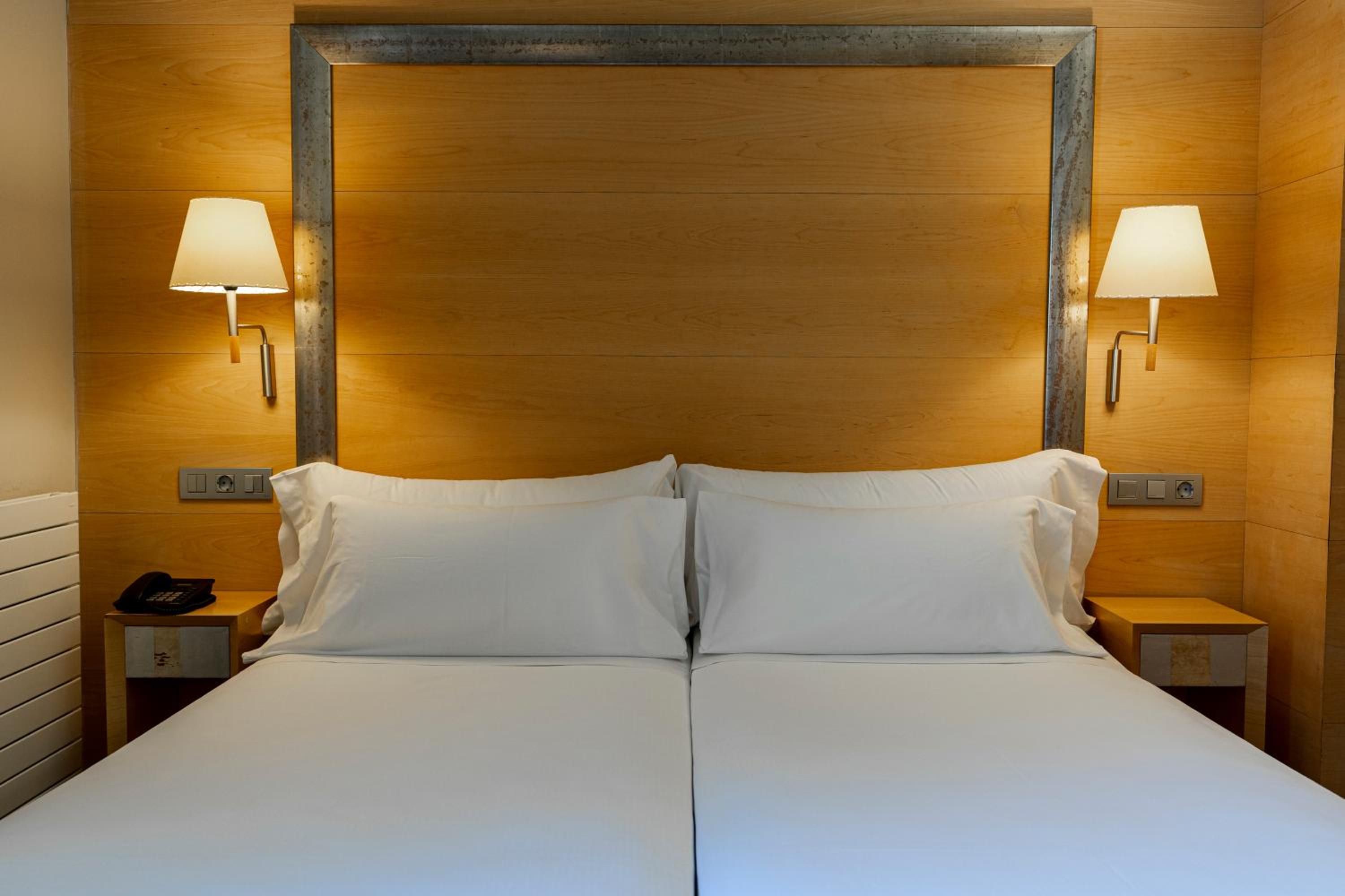 Double or Twin Room - Photo 1