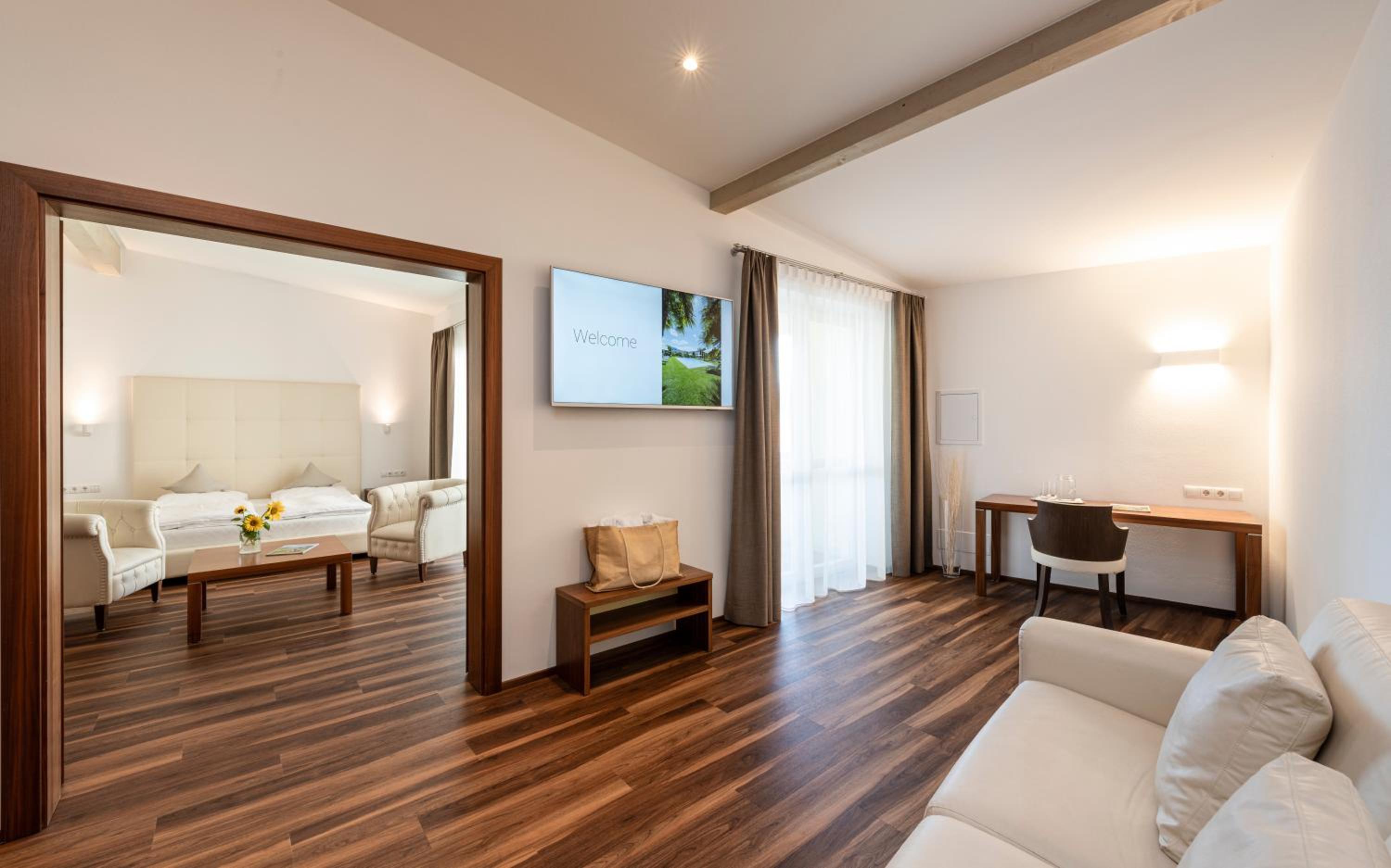 Deluxe Suite - Photo 1