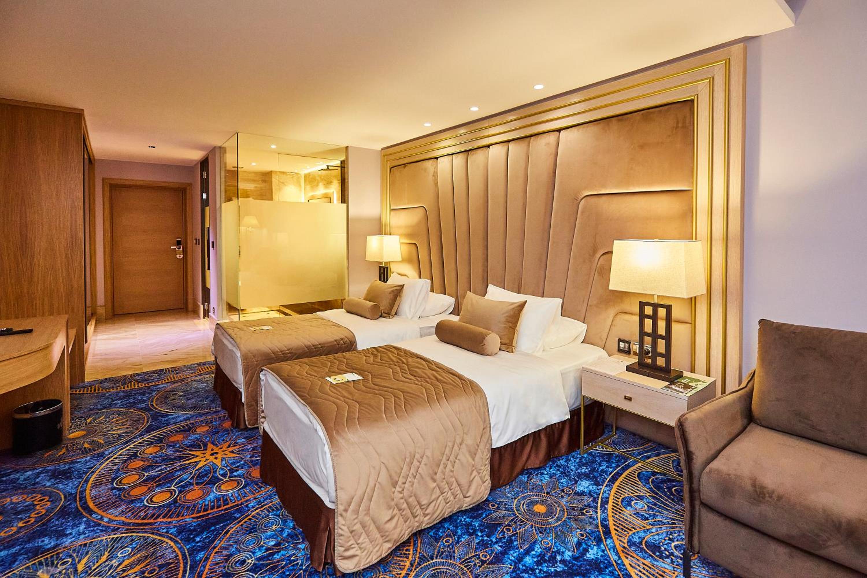Twin Room with Extra Bed photo 3