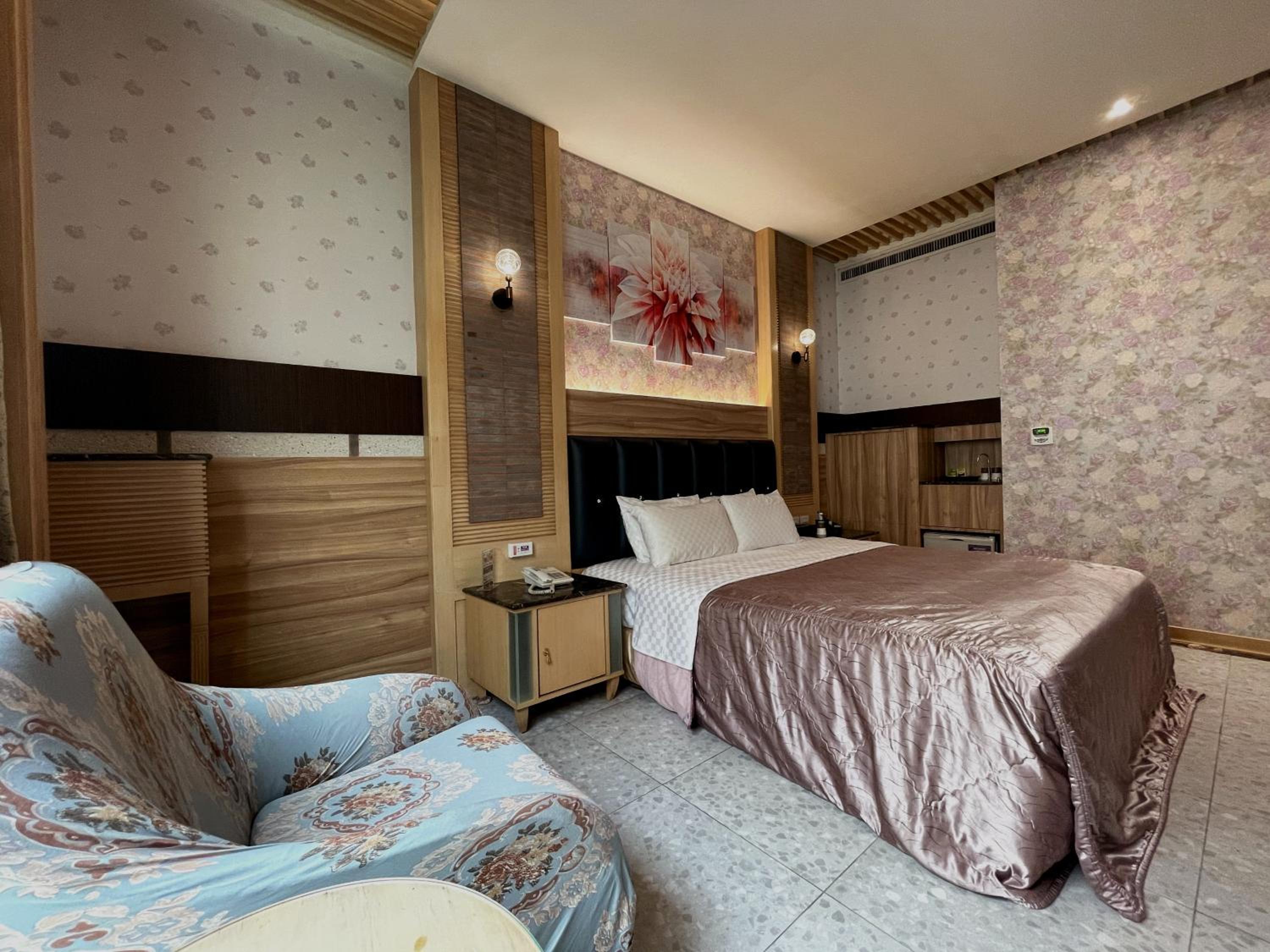 Economy Double Room - Photo 7