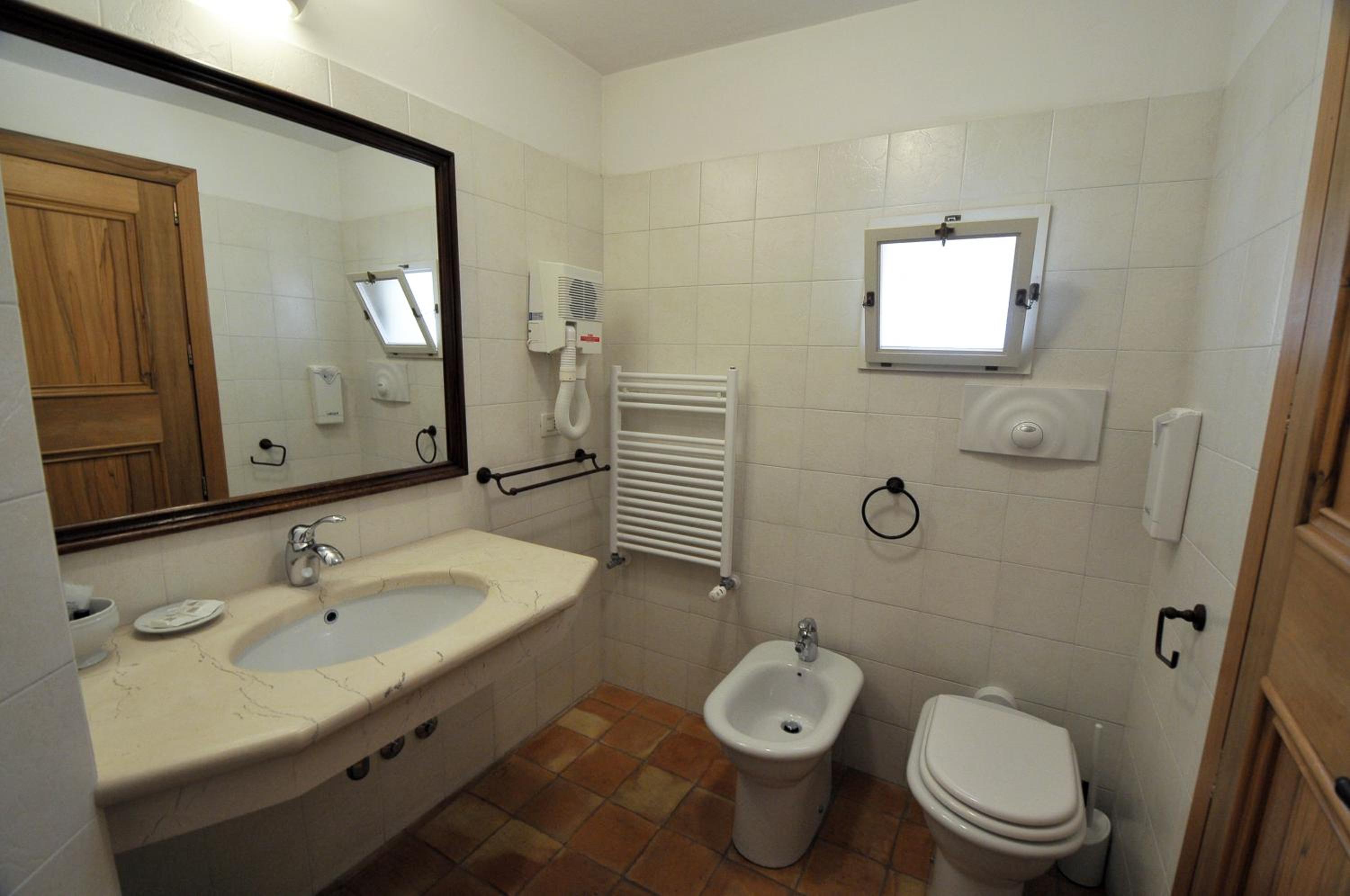 Budget Double Room photo 3