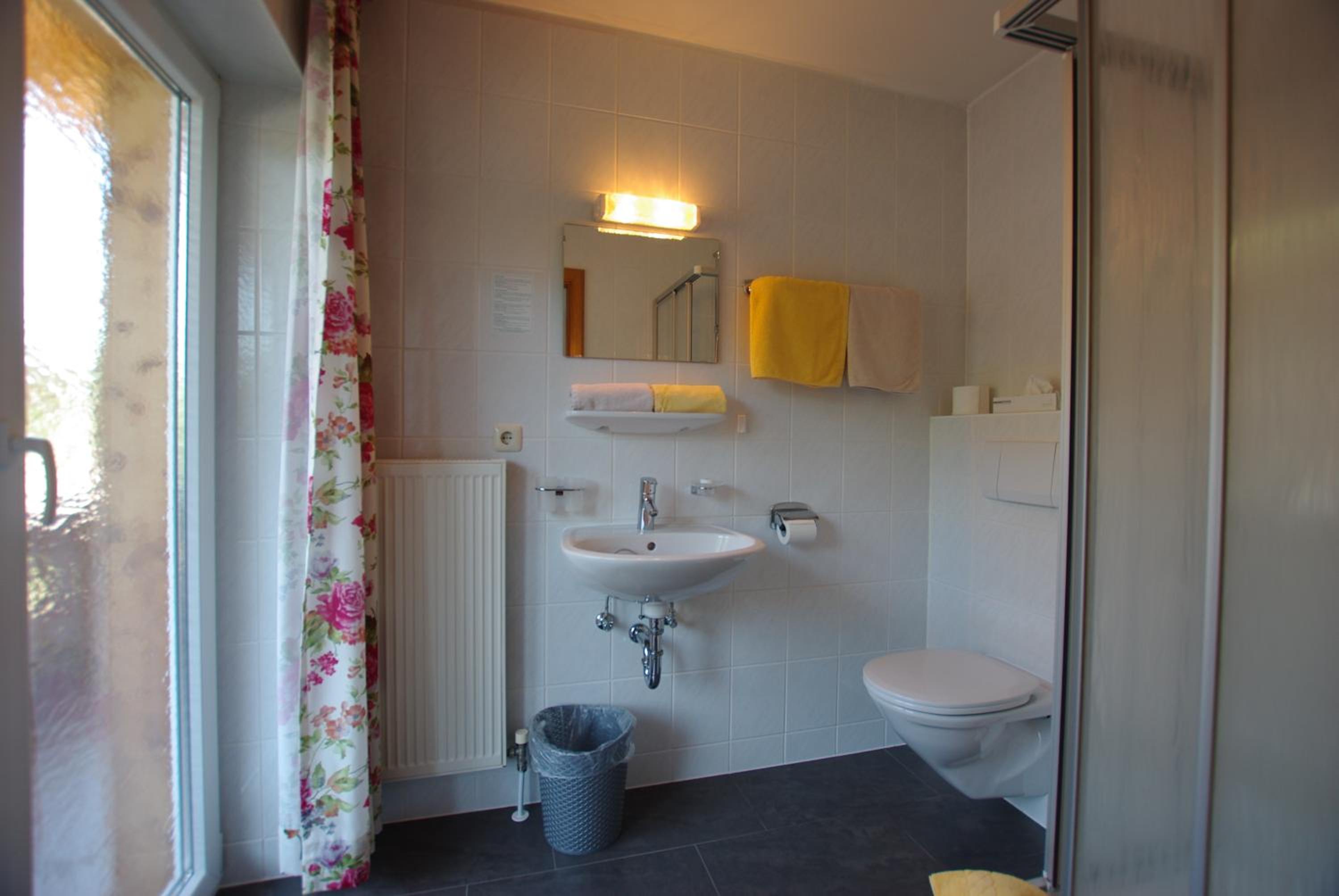 Double Room - Photo 16