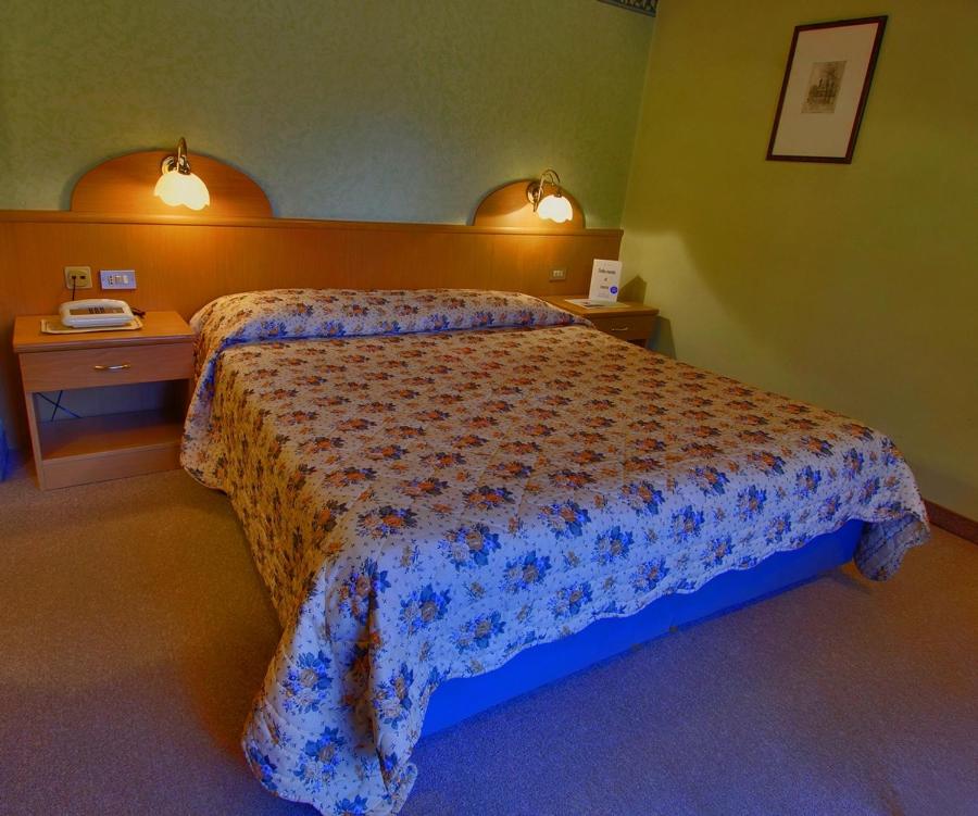 Double or Twin Room photo 2