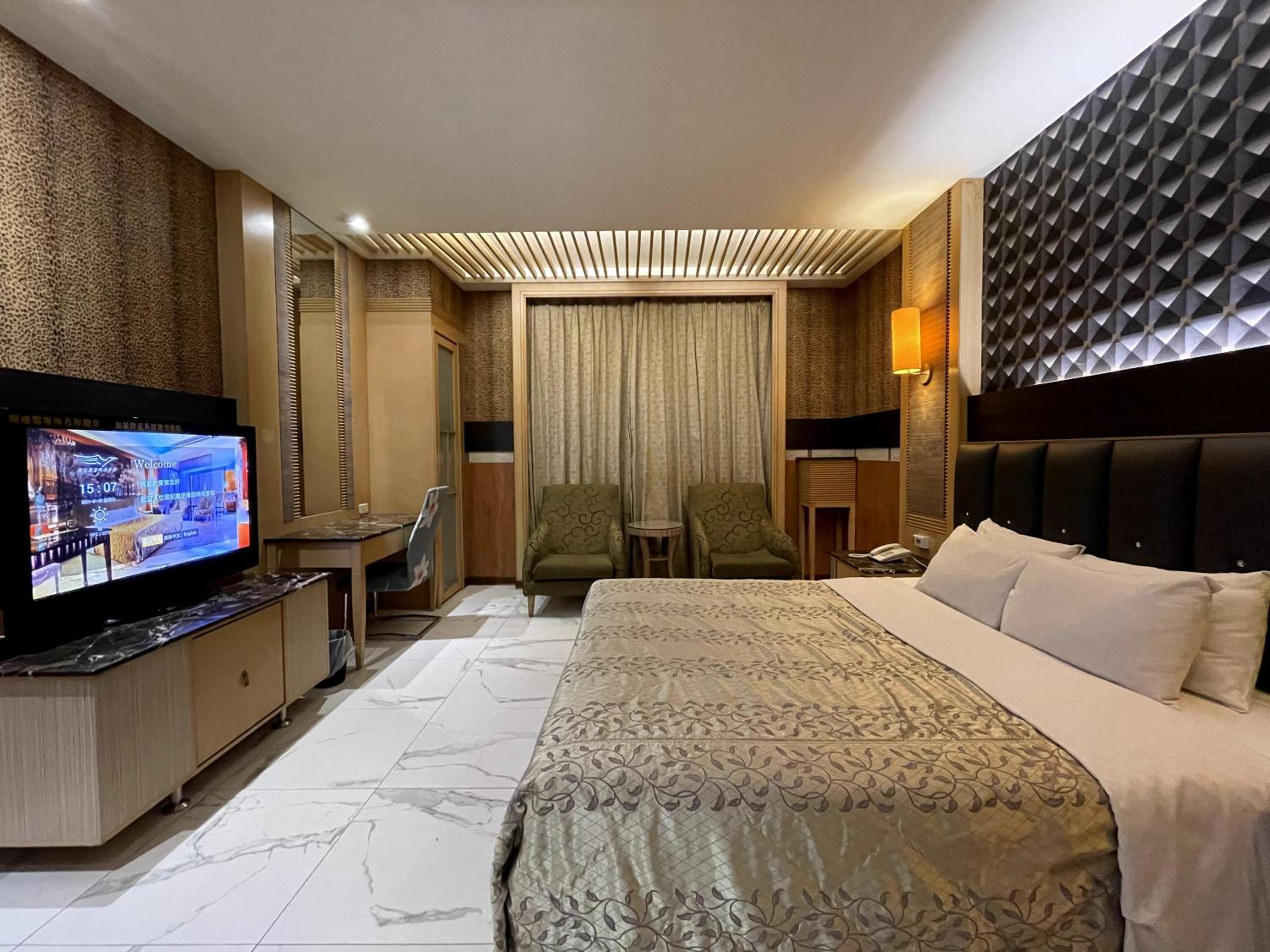 Economy Double Room - Photo 6