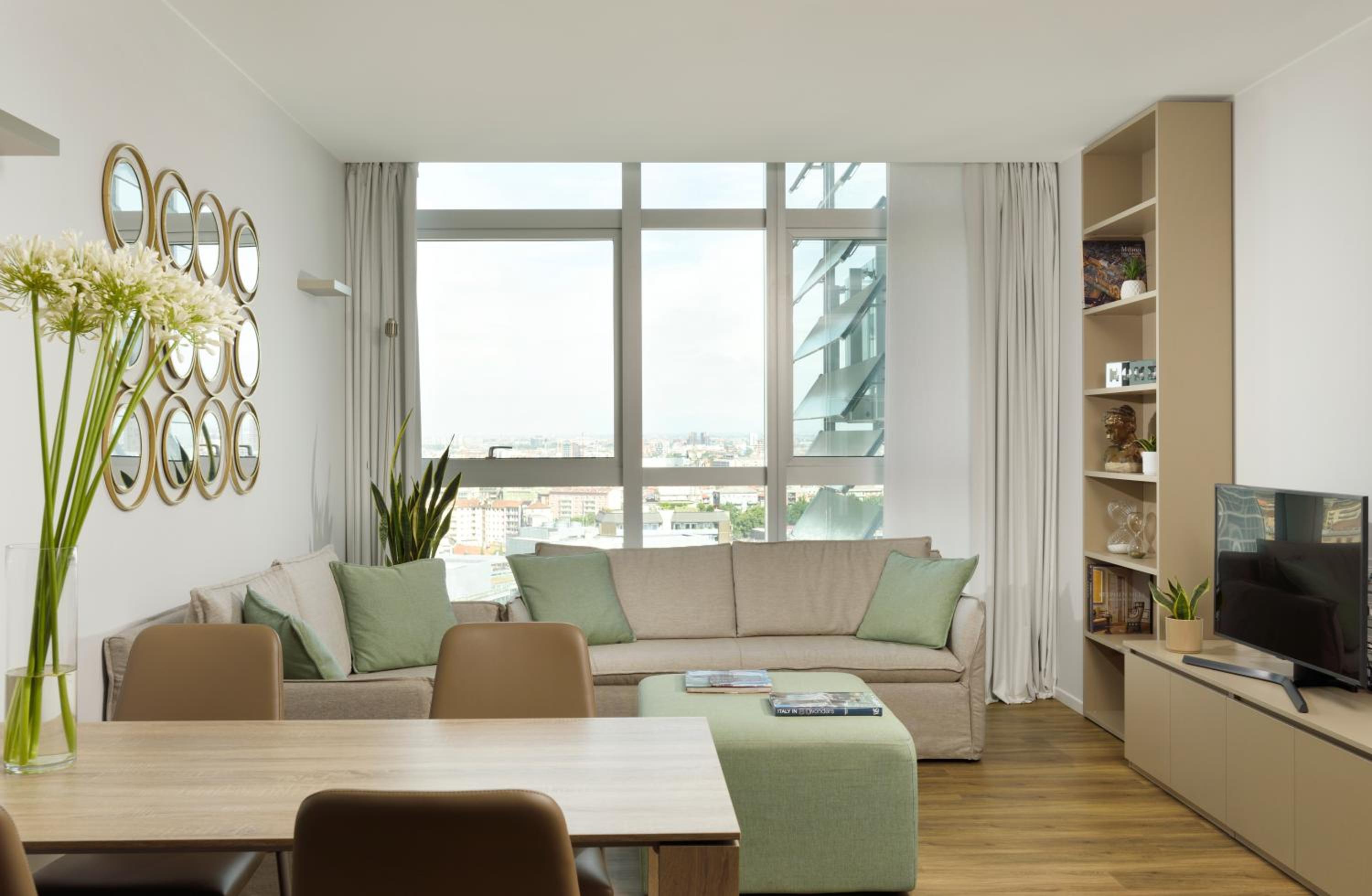 Deluxe One-Bedroom Apartment