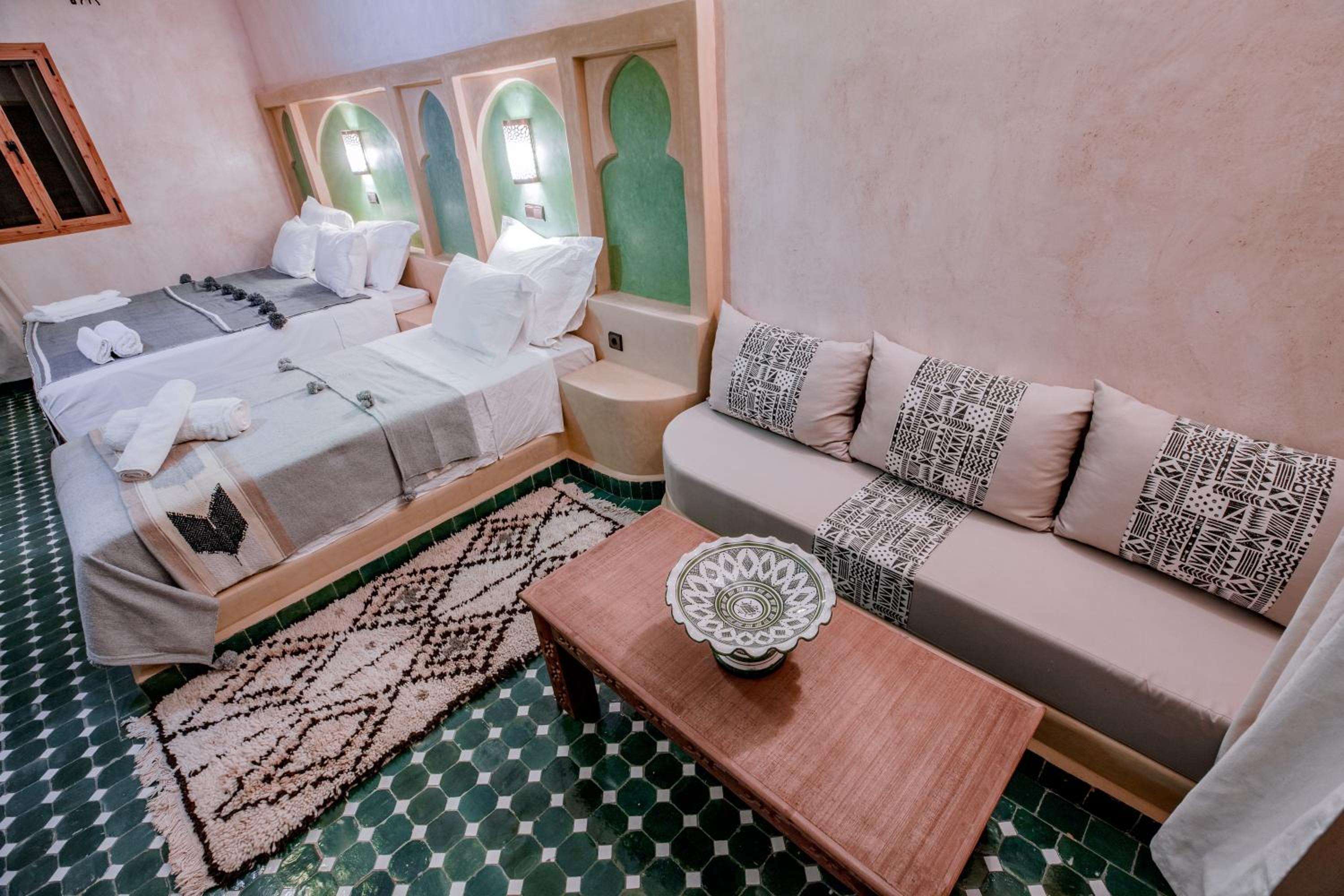 Suite - Photo 43