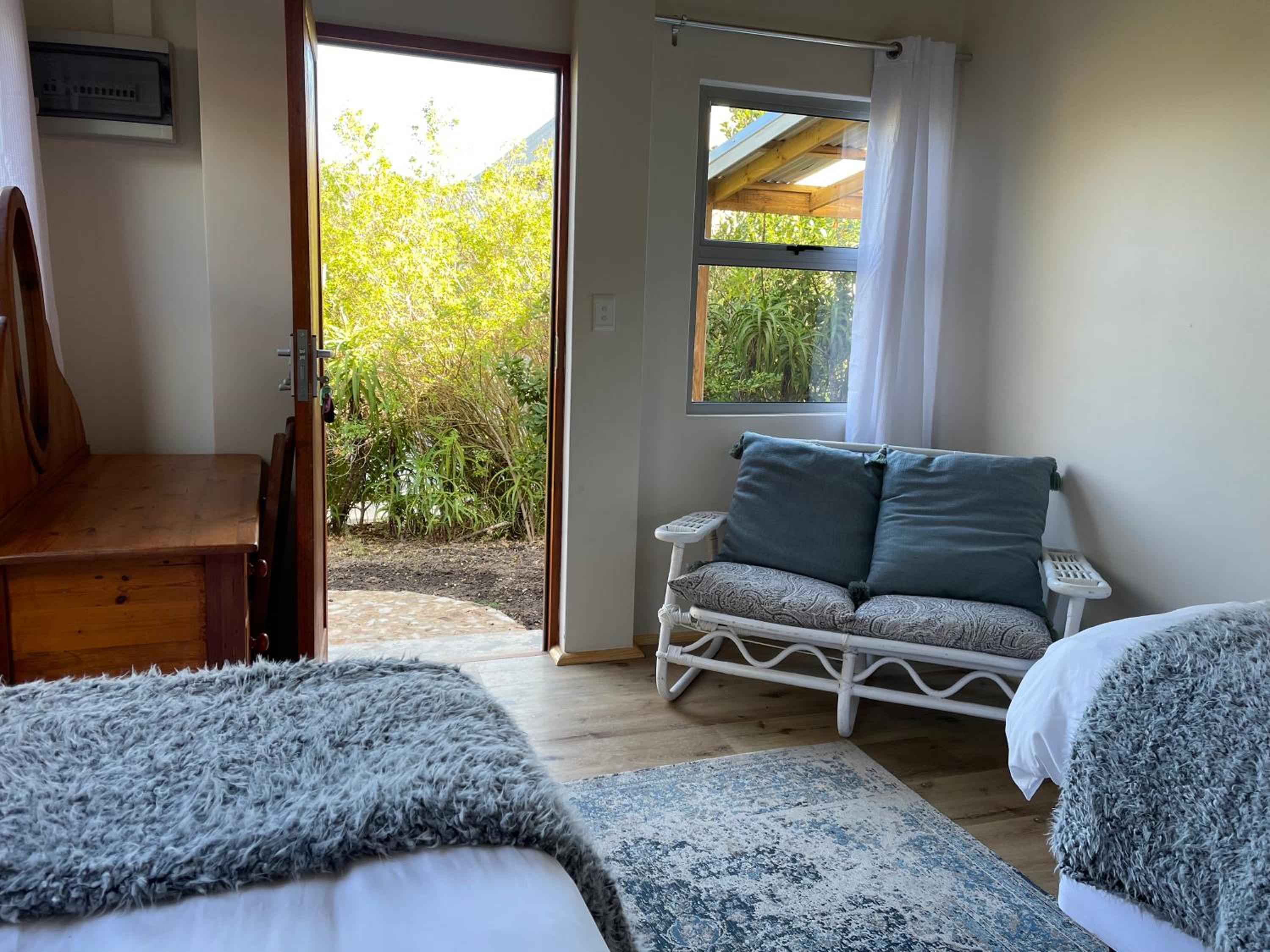 Two-Bedroom House - Photo 15