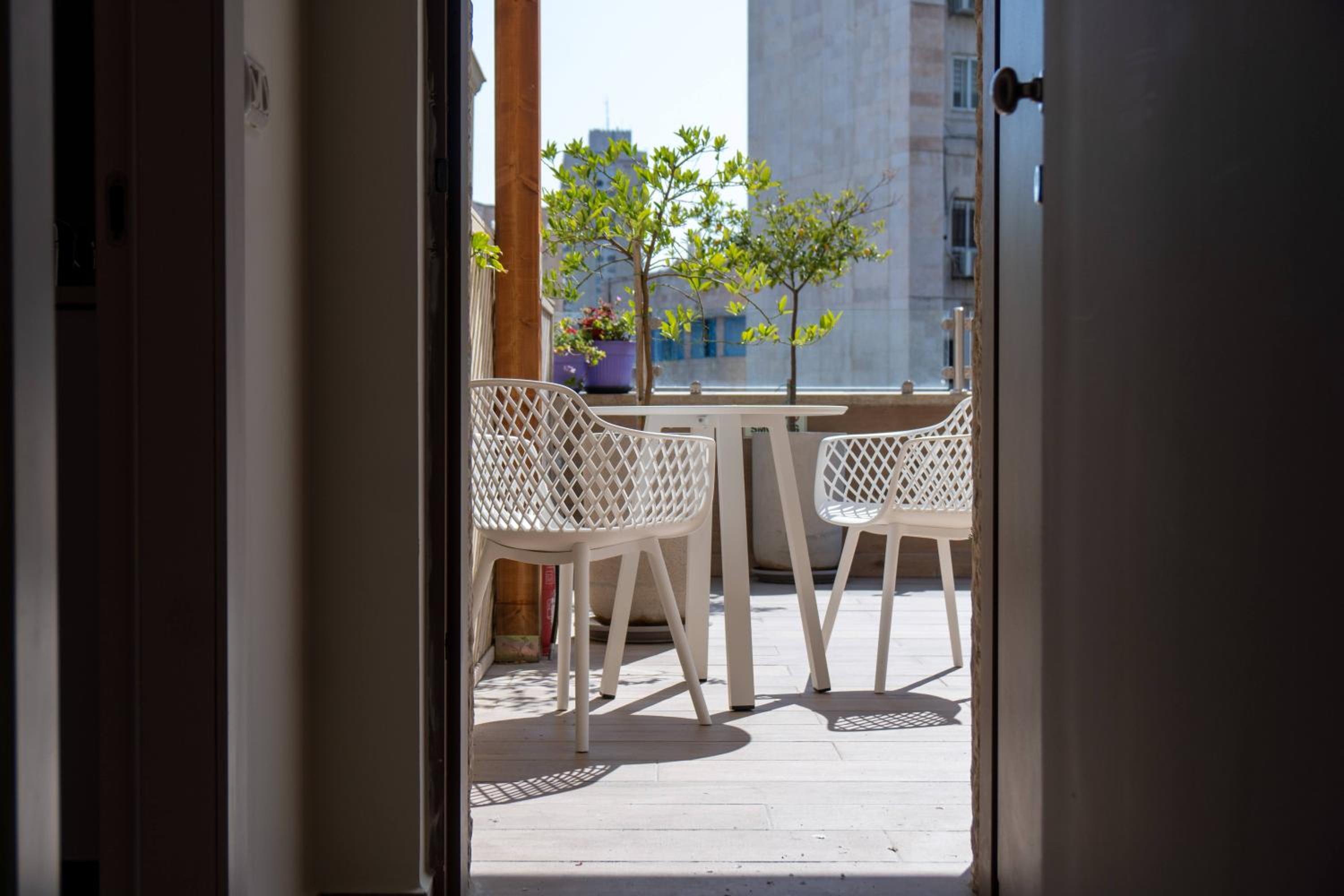 Terrace Room - Photo 17