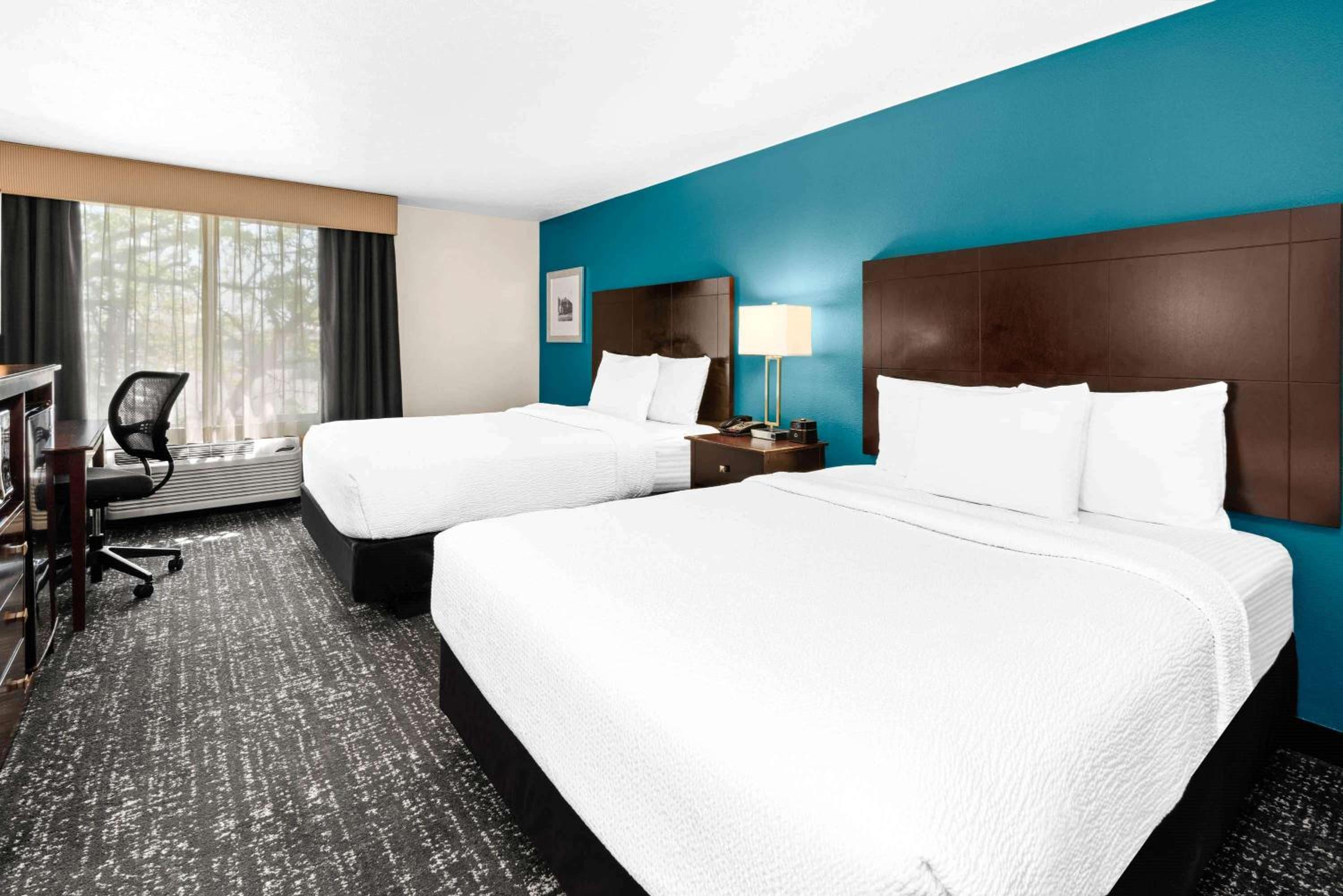 Queen Room with Two Queen Beds - Disability Access - Photo 1