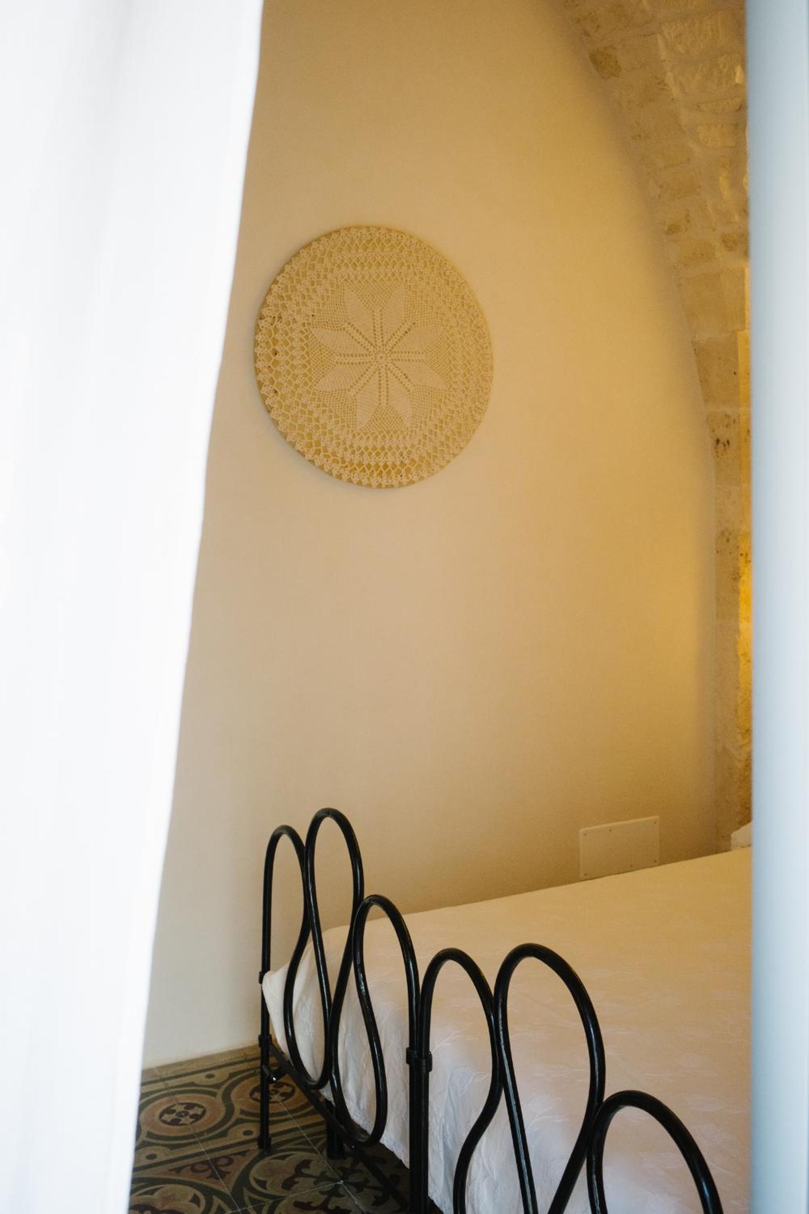 One-Bedroom House - Photo 27
