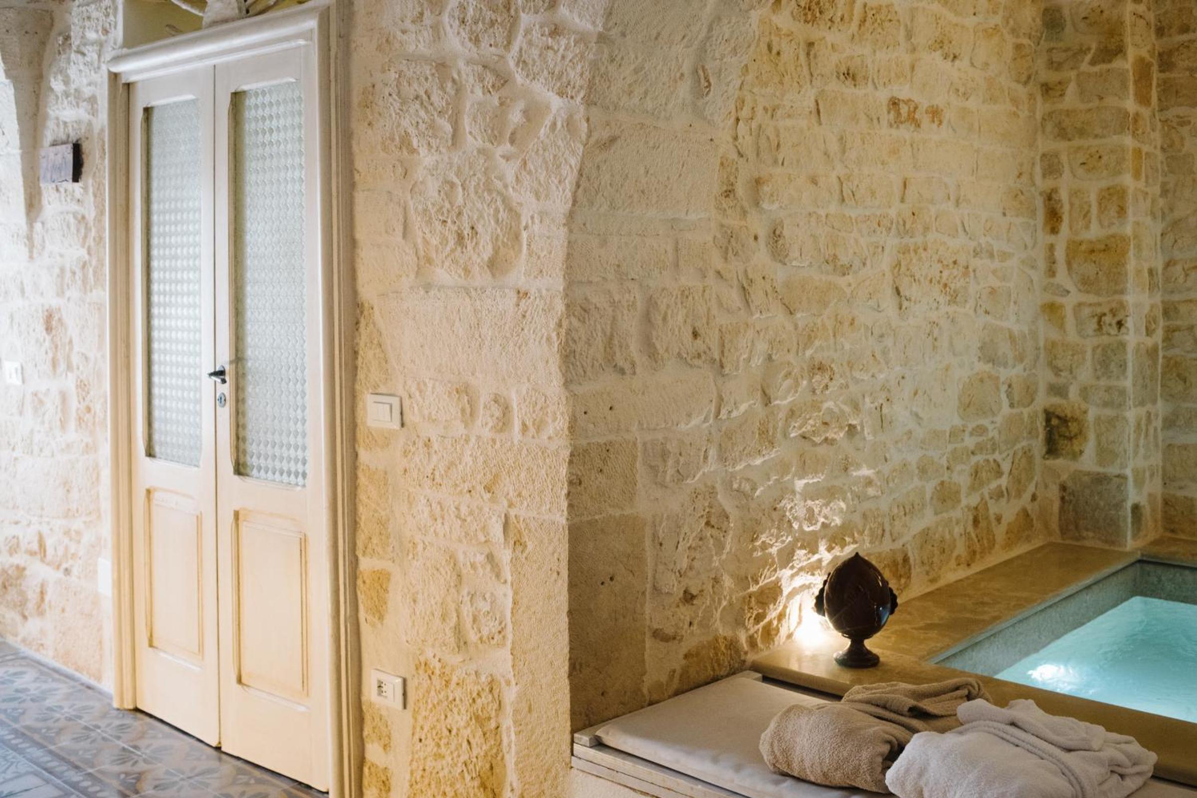 One-Bedroom House - Photo 9