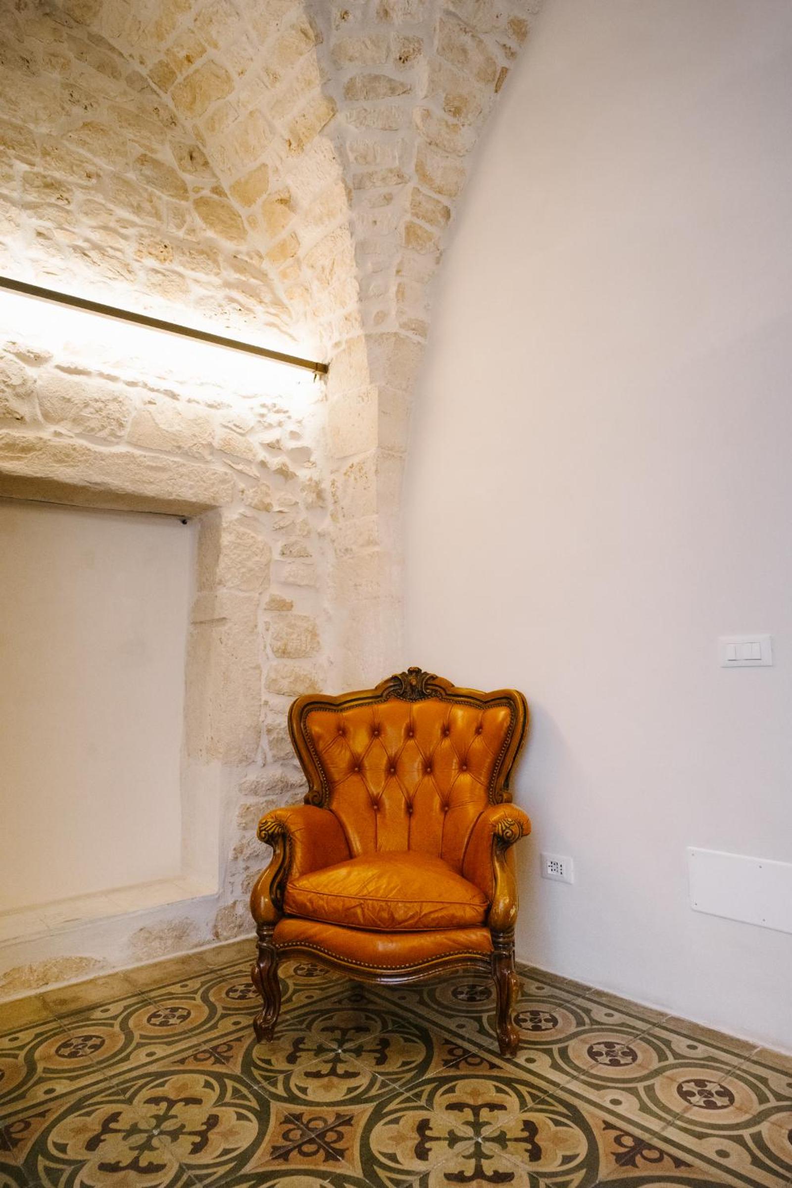 One-Bedroom House - Photo 8