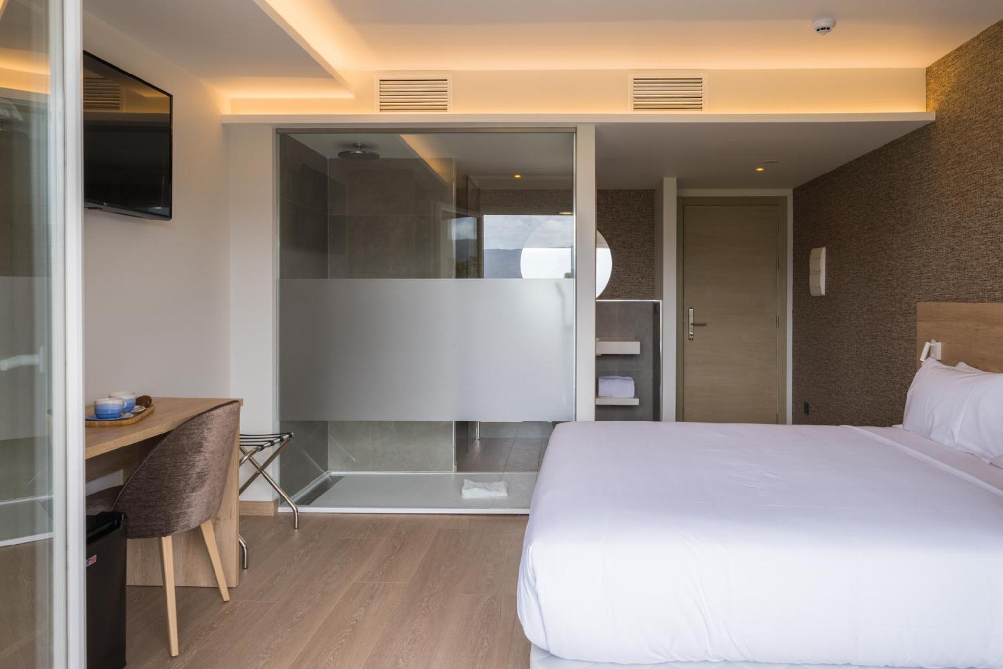 Superior Double or Twin Room with Sea View photo 3