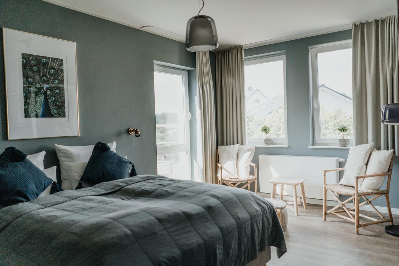 Large Double Room - Photo 3