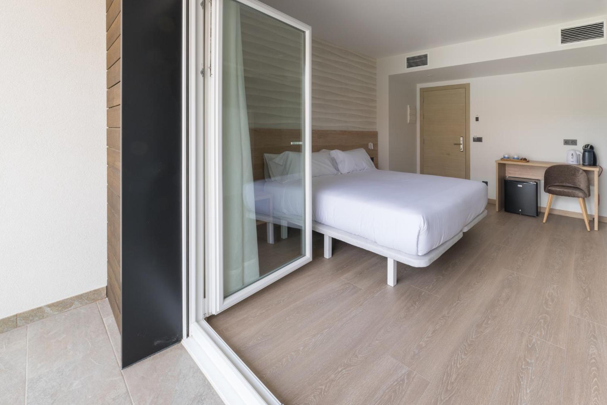 Superior Triple Room photo 3
