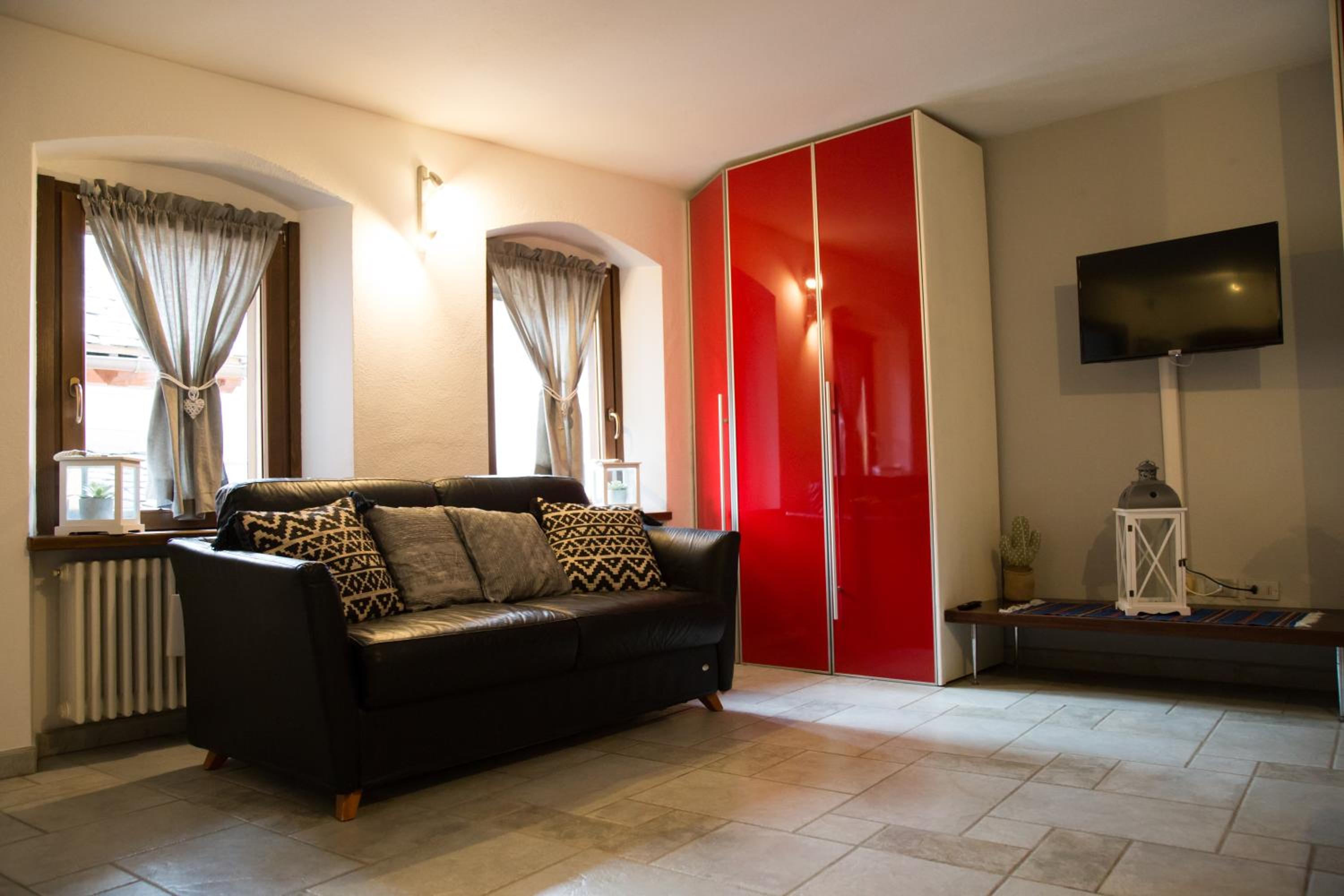 One-Bedroom Apartment - Photo 37