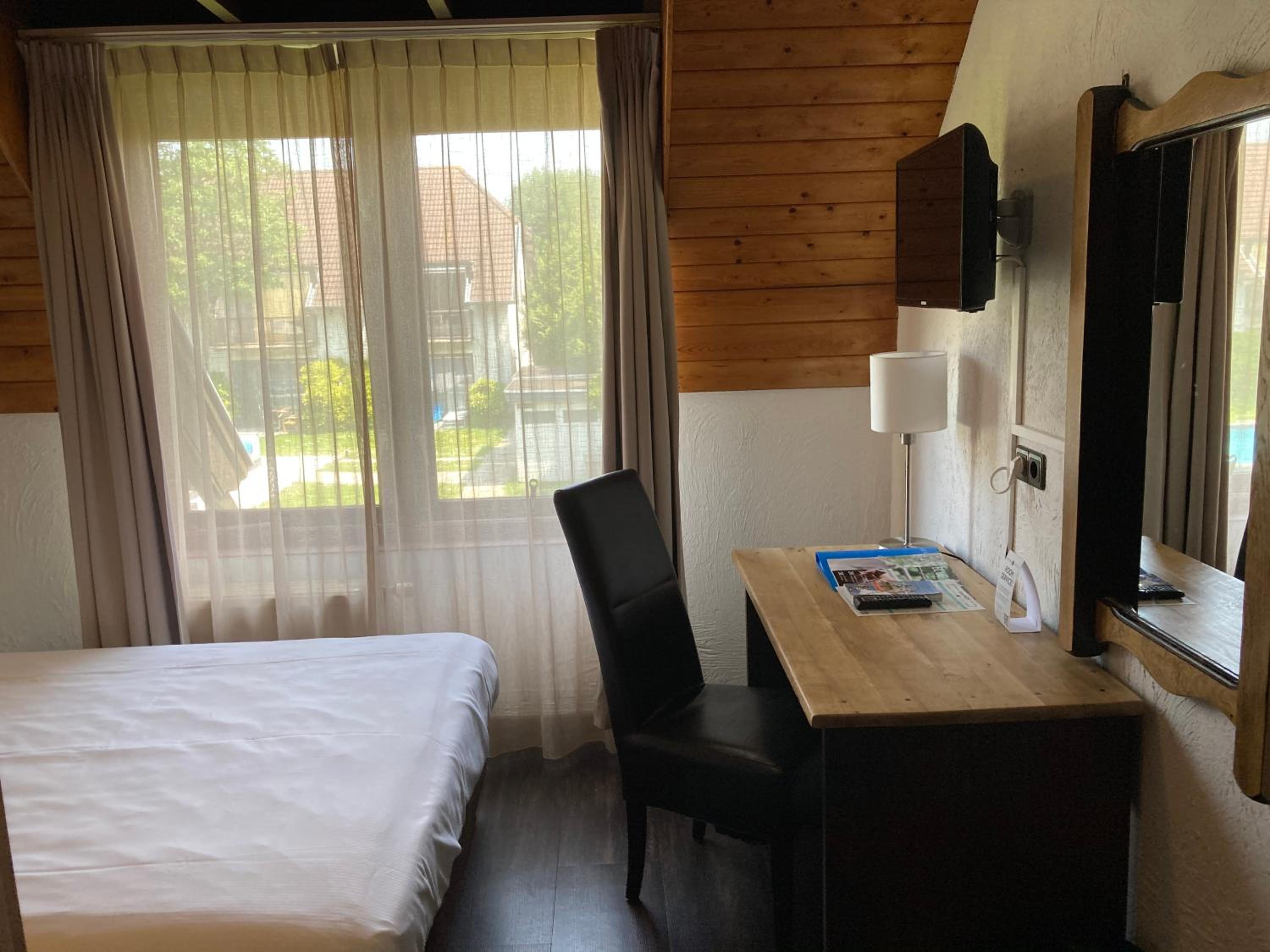 Small Double Room photo 2
