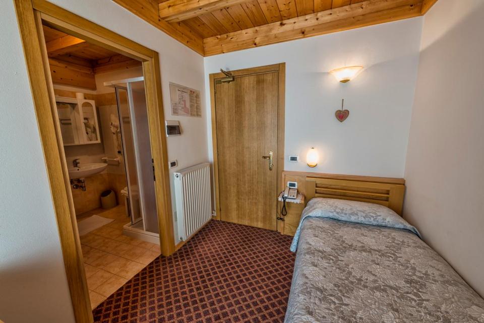 Single Room with Mountain View photo 1