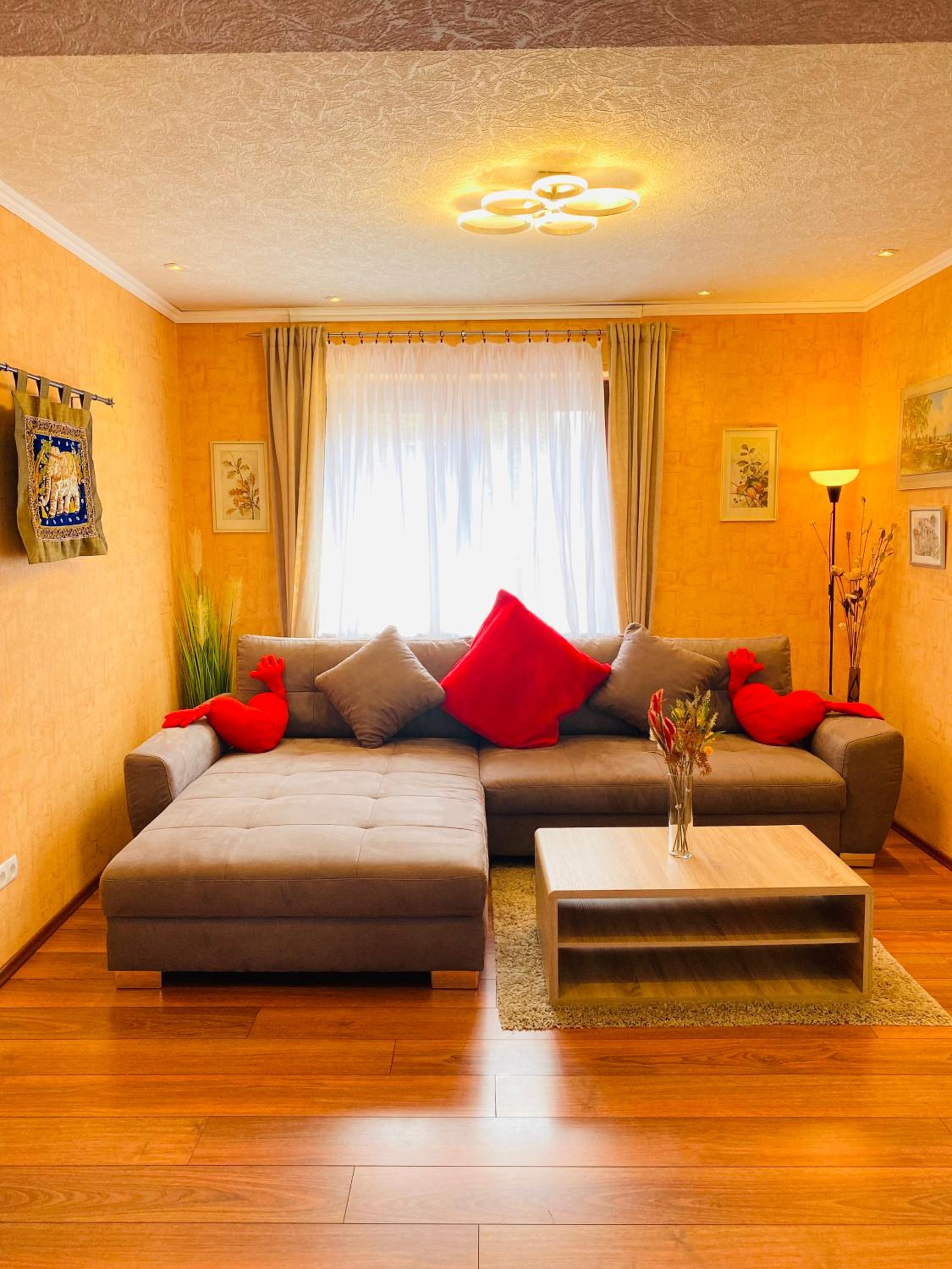 One-Bedroom Apartment photo 1