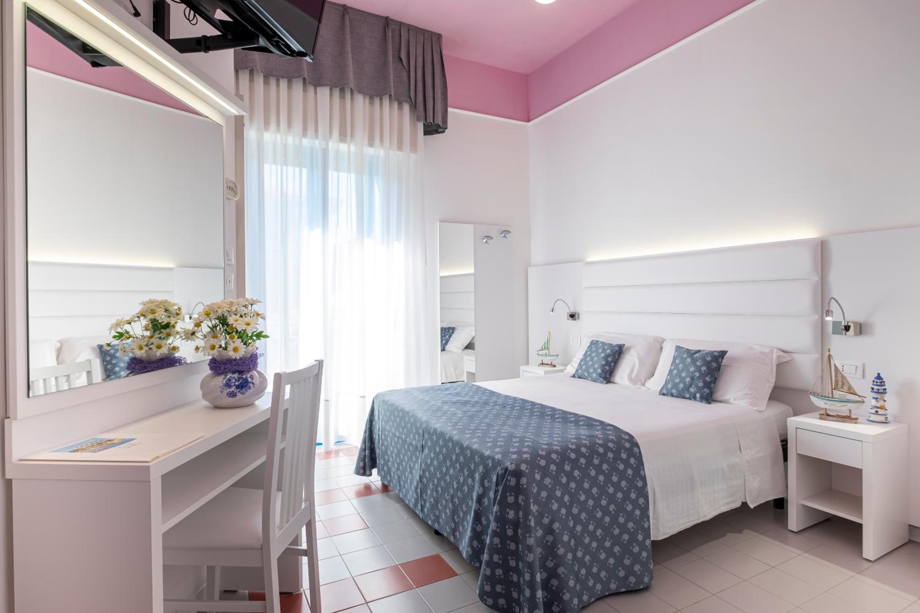 Double or Twin Room with Balcony photo 1
