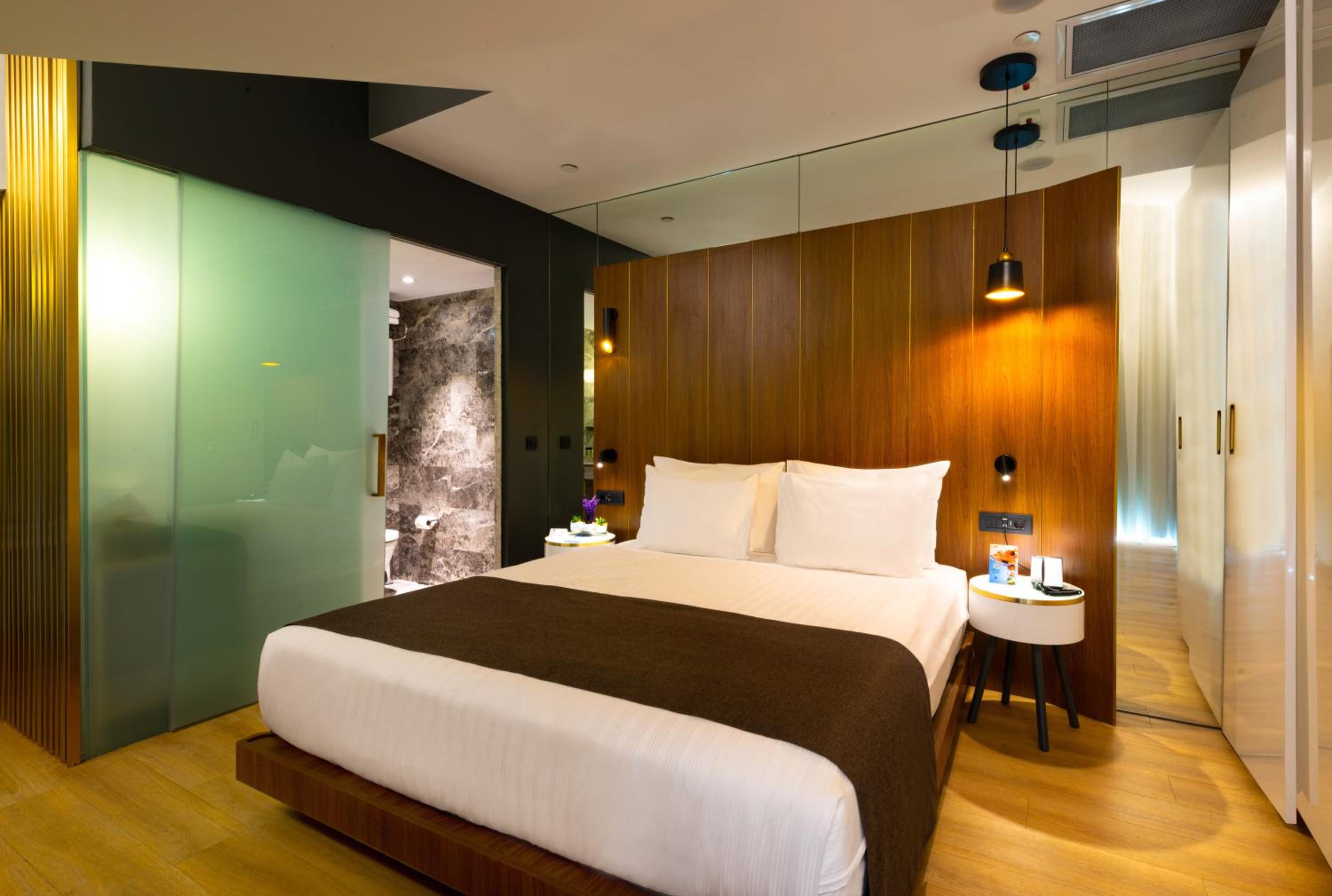 Suite with City View photo 1