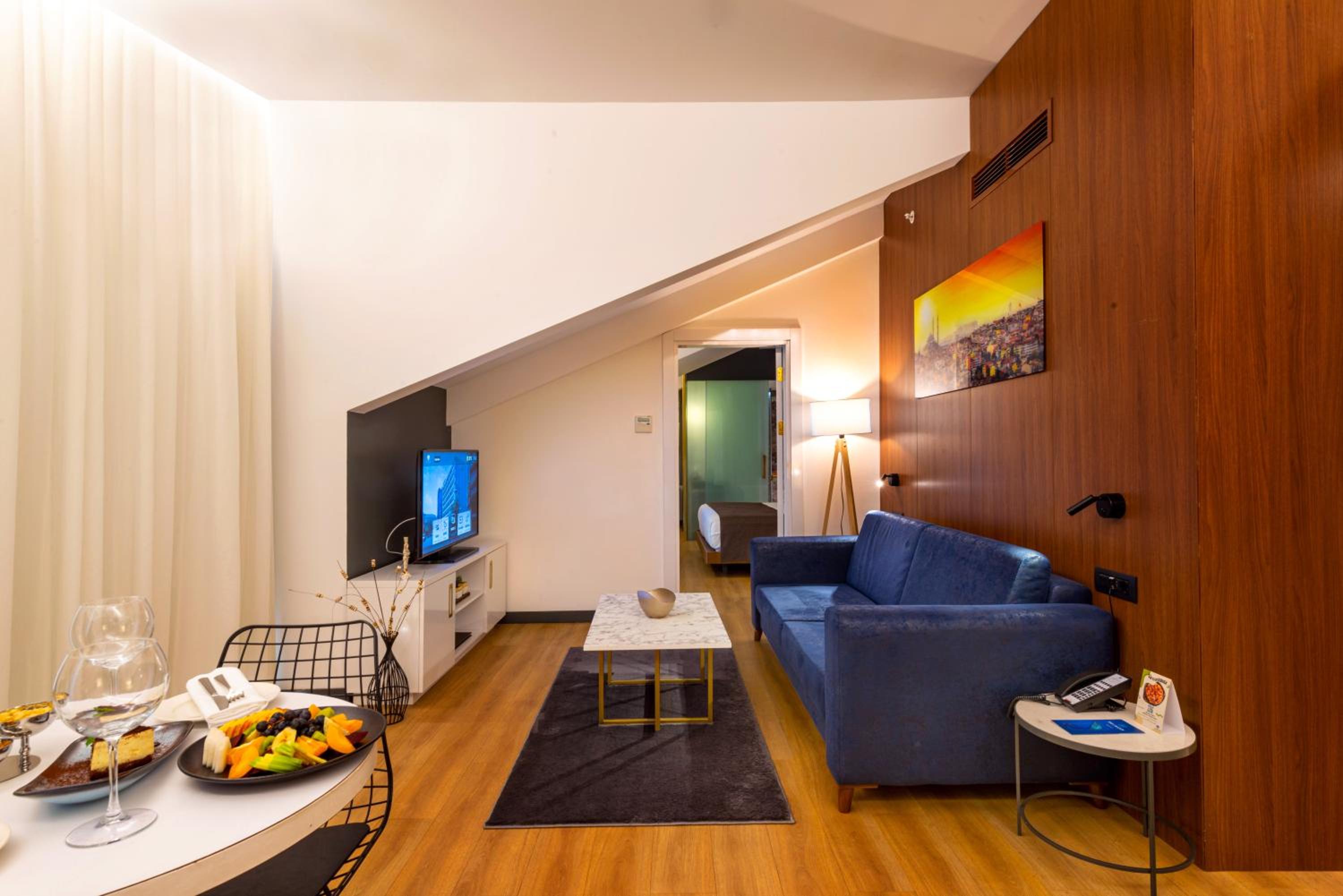 Suite with Balcony photo 1
