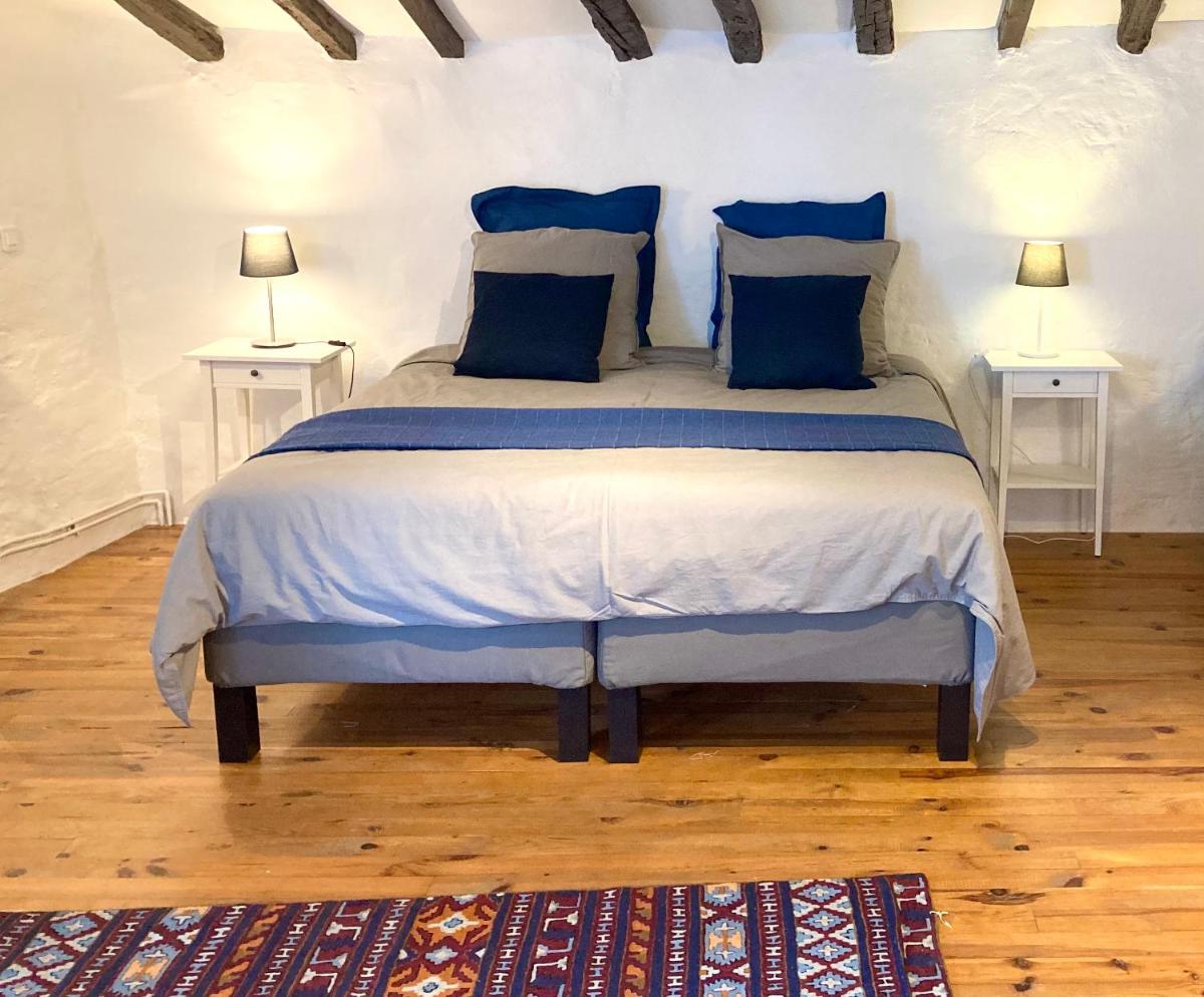 Triple Room with Private Bathroom - Photo 4