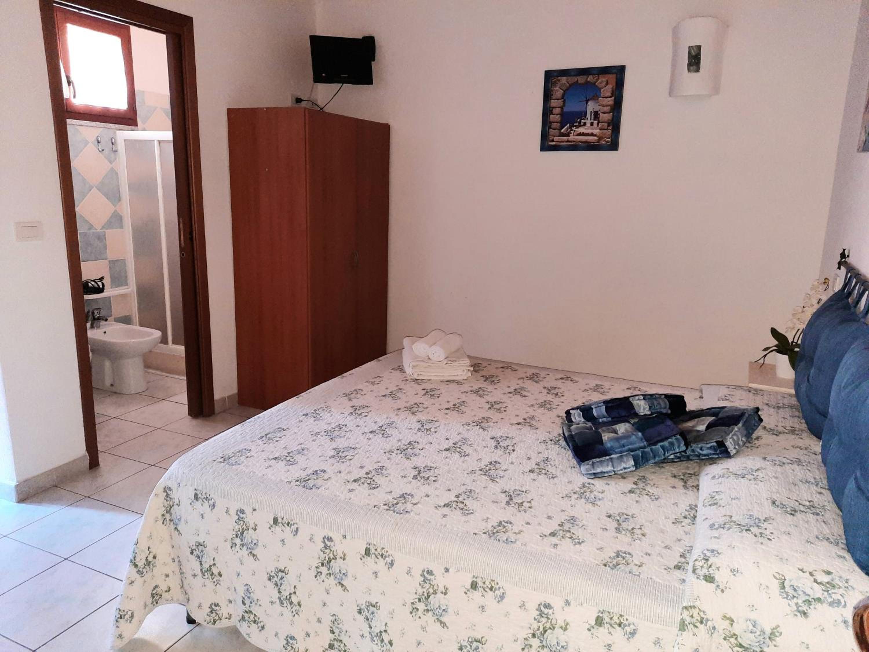 Double Room with Balcony and Sea View - Photo 1