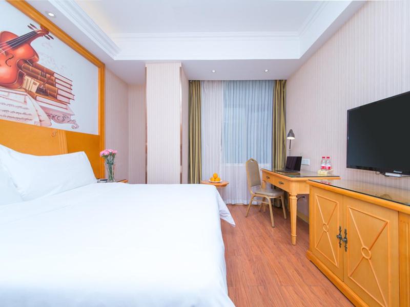 Standard King Room photo 1