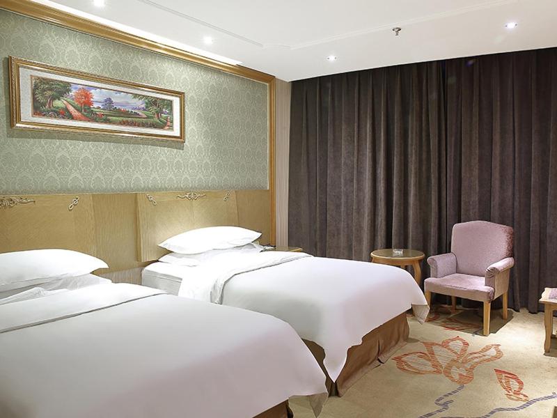 Standard Twin Room - Photo 2