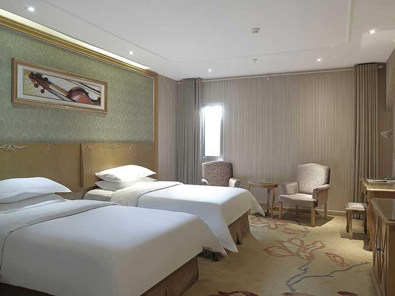 Standard Twin Room - Photo 1