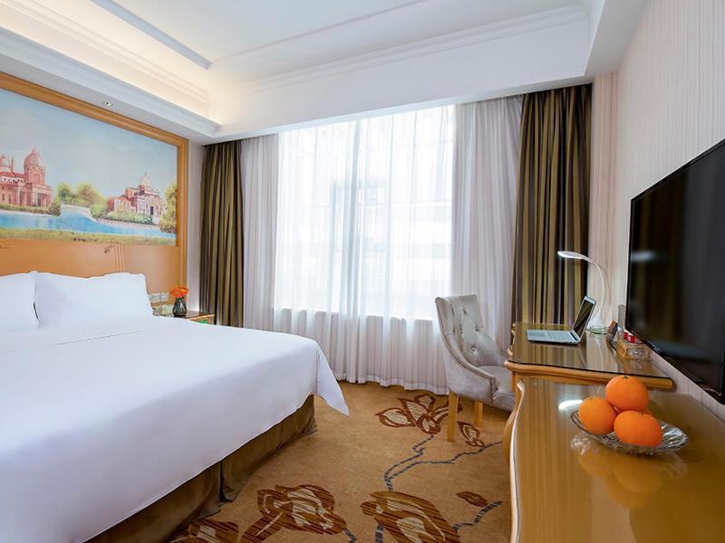Romantic King Room
