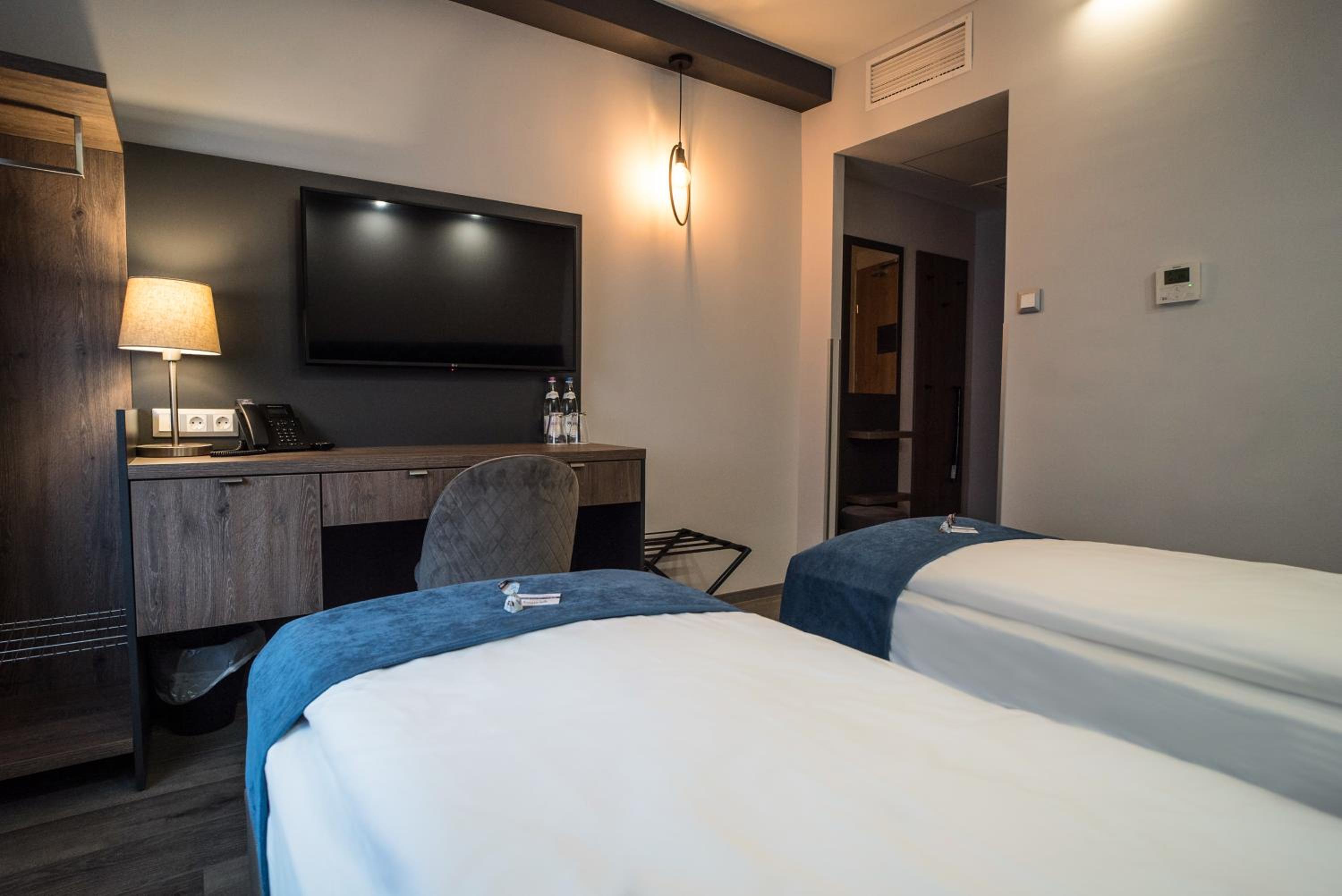 Twin Room - Photo 4