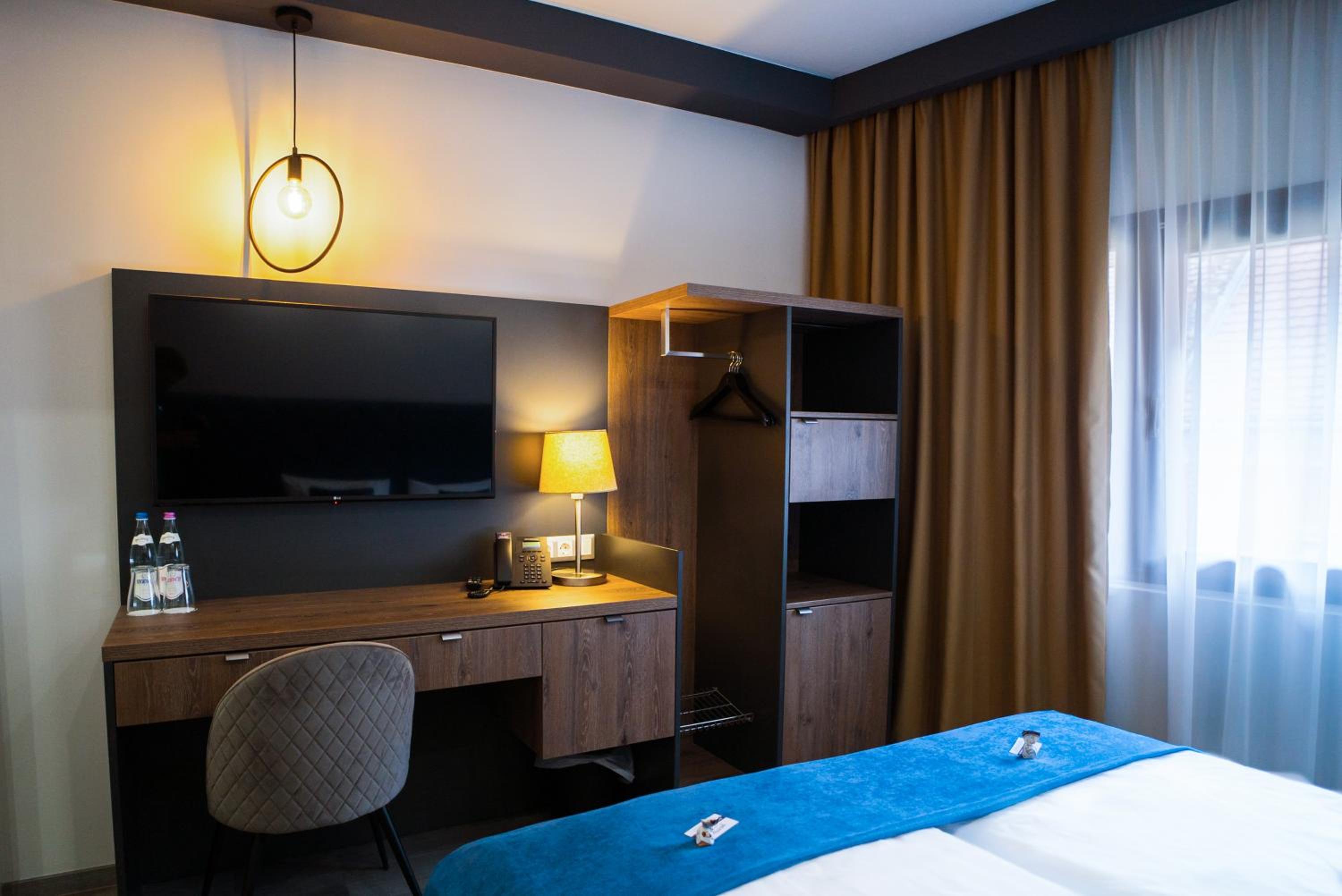 Standard Queen Room - Photo 3