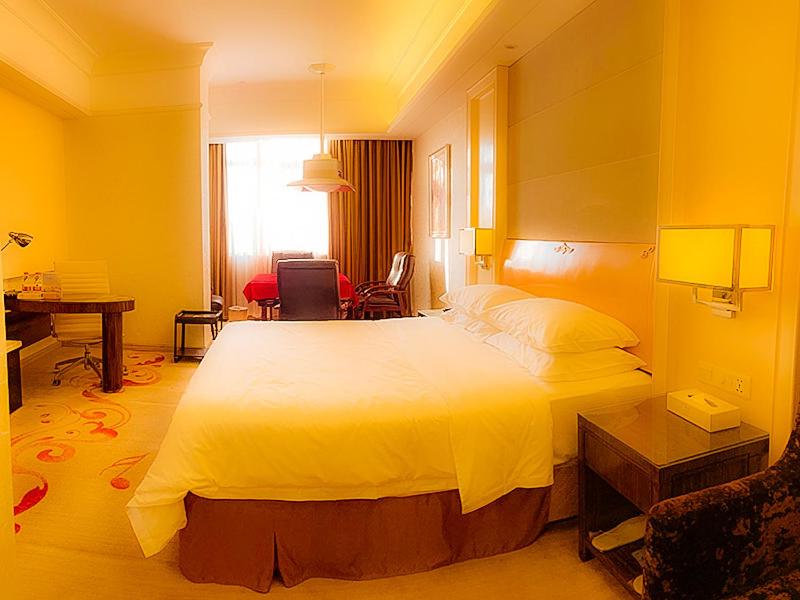 King Room with Audio
