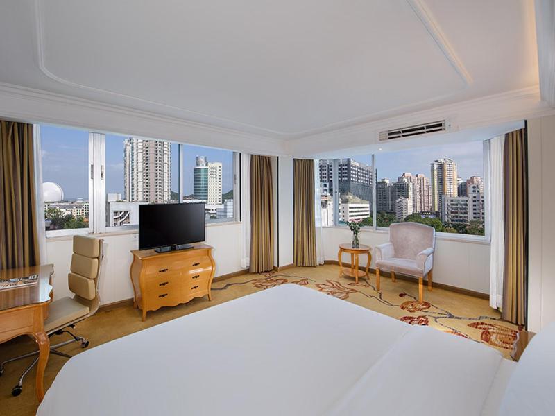 Deluxe Suite photo 3
