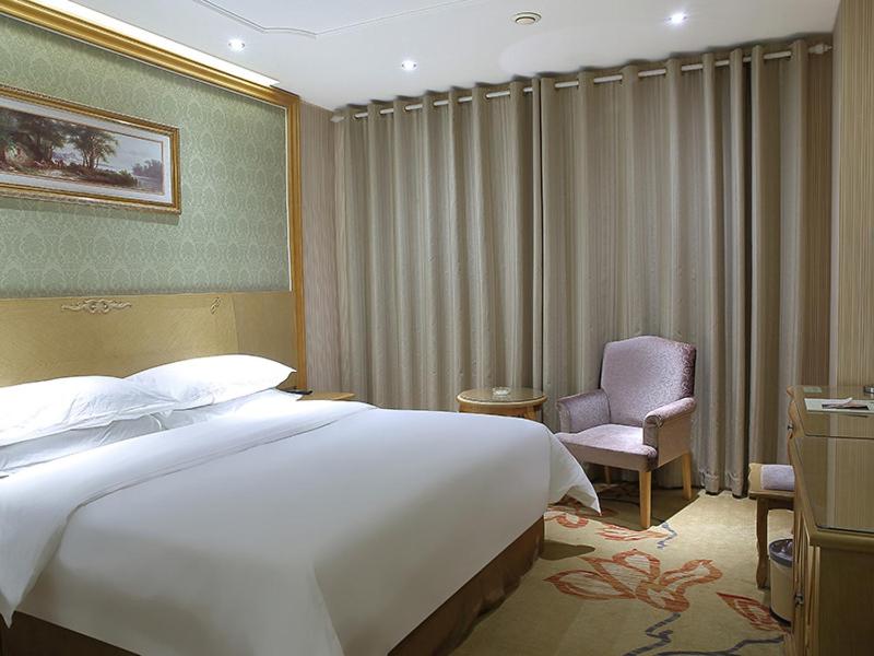 Standard King Room - Photo 1